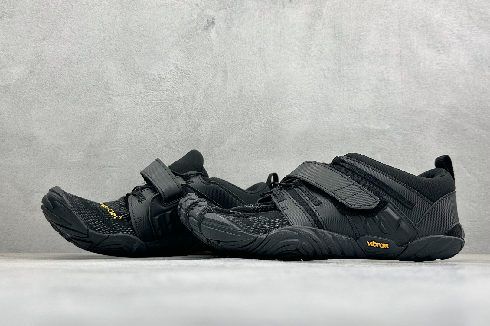 200 Vibram 五指鞋 专业室内综合健身运动赤足 防滑耐磨透气轻便 低帮训练鞋 20W7701-Chinese UA Cheap High Quatity Brand Clothes Bags handbags Sneakers wholesale wholesaler seller from China Factory suppliers Fashion Clothing Shoes best Quality Beautiful Price 200 Vibram 五指鞋 专业室内综合健身运动赤足 防滑耐磨透气轻便 低帮训练鞋 20W7701