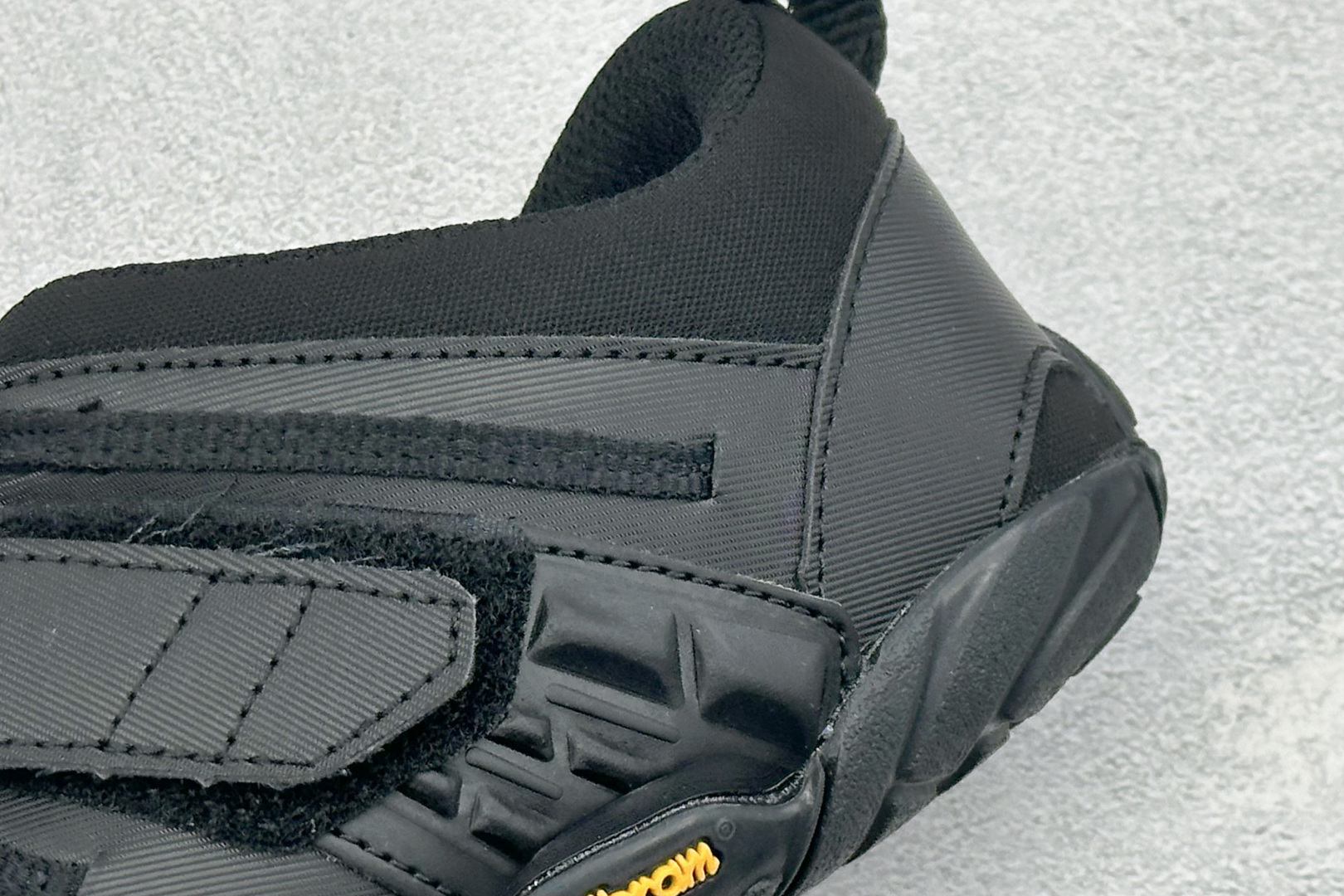 200 Vibram 五指鞋 专业室内综合健身运动赤足 防滑耐磨透气轻便 低帮训练鞋 20W7701-Chinese UA Cheap High Quatity Brand Clothes Bags handbags Sneakers wholesale wholesaler seller from China Factory suppliers Fashion Clothing Shoes best Quality Beautiful Price 200 Vibram 五指鞋 专业室内综合健身运动赤足 防滑耐磨透气轻便 低帮训练鞋 20W7701