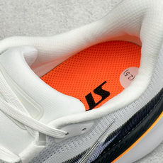 RS版NK AIR ZOOM PEGASUS 42 登月休闲运动跑鞋兼顾迅疾外观和稳固脚感 后跟覆面和中 RS版NK AIR ZOOM PEGASUS 42 登月休闲运动跑鞋兼顾迅疾外观和稳固脚感 后跟覆面和中