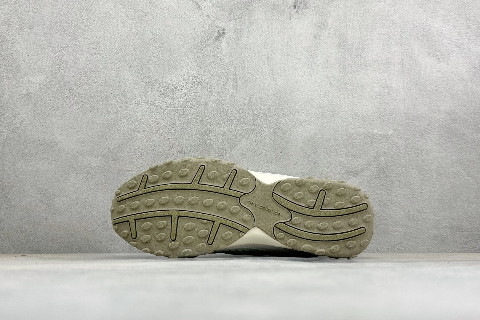 220 New Balance 新百伦204 复古休闲运动百搭老爹跑步鞋 U204L6A6