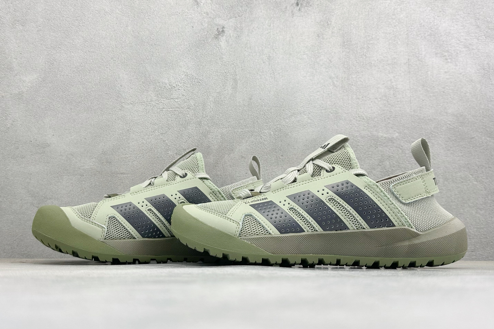 150 Adidas Terrex Daroga 25 阿迪达斯 户外休闲运动鞋 HQ7136-Chinese UA Cheap High Quatity Brand Clothes Bags handbags Sneakers wholesale wholesaler seller from China Factory suppliers Fashion Clothing Shoes best Quality Beautiful Price 150 Adidas Terrex Daroga 25 阿迪达斯 户外休闲运动鞋 HQ7136