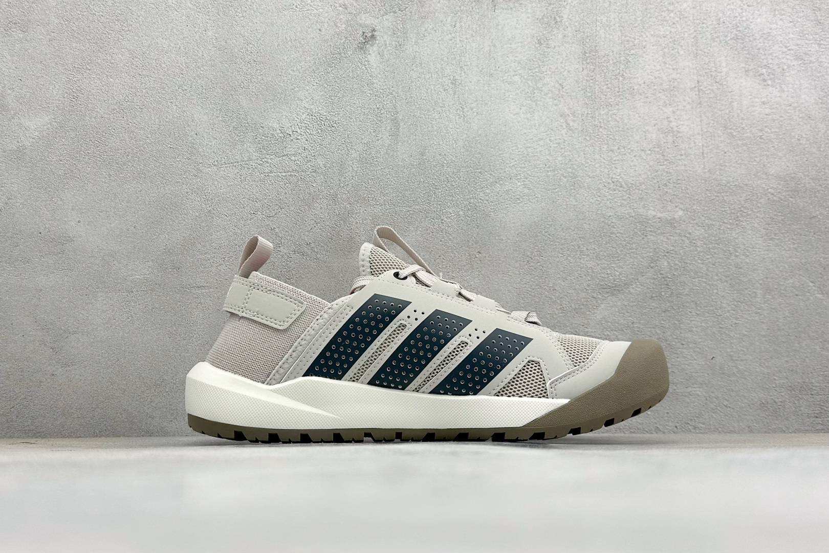 150 Adidas Terrex Daroga 25 阿迪达斯 户外休闲运动鞋 HP7134-Chinese UA Cheap High Quatity Brand Clothes Bags handbags Sneakers wholesale wholesaler seller from China Factory suppliers Fashion Clothing Shoes best Quality Beautiful Price 150 Adidas Terrex Daroga 25 阿迪达斯 户外休闲运动鞋 HP7134