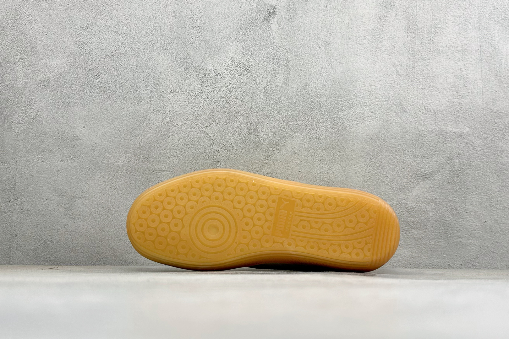 TPuma Palermo 复古单品彪马 防滑耐磨低帮德训板鞋 399341-04-Top High Quatity Cheap Sneakers Fashion Clothing Clothes Bags handbags Shoes of all Brand wholesale With The best Quality And Beautiful Price from China Factory Chinese suppliers wholesaler seller TPuma Palermo 复古单品彪马 防滑耐磨低帮德训板鞋 399341-04