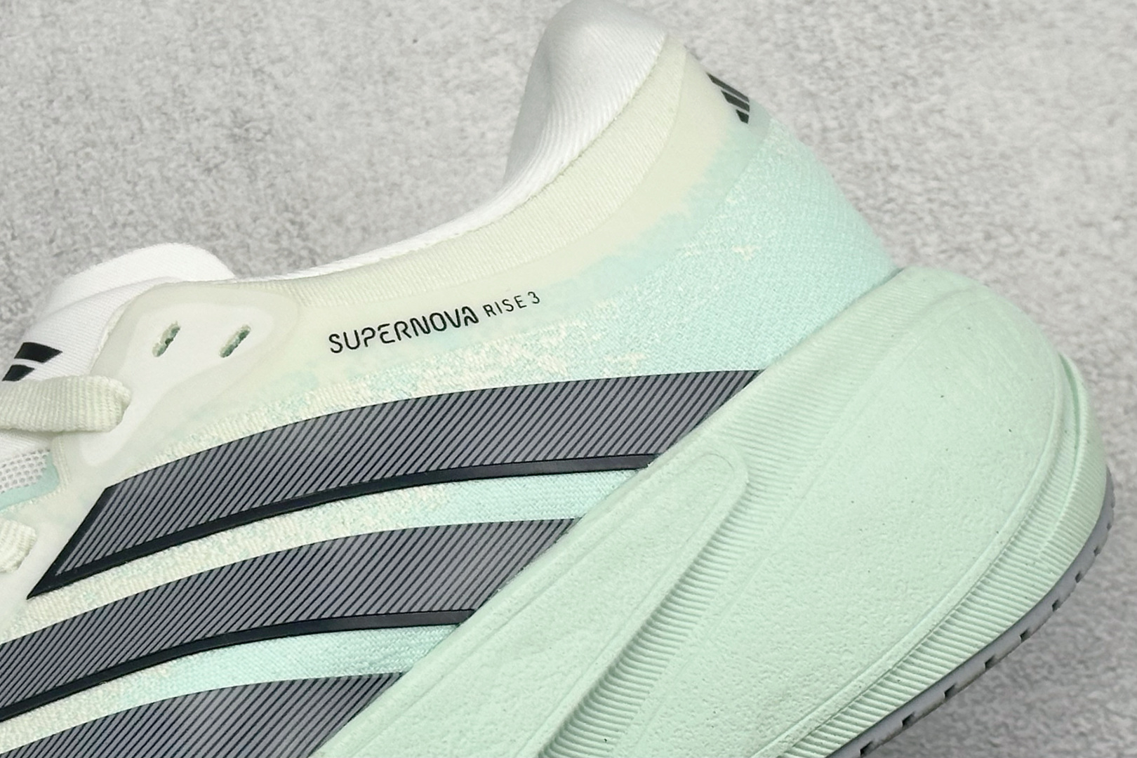 180 TY版Adidas Supernova Rise 3 阿迪达斯 减震回弹 运动透气休闲跑步鞋 KK1207
