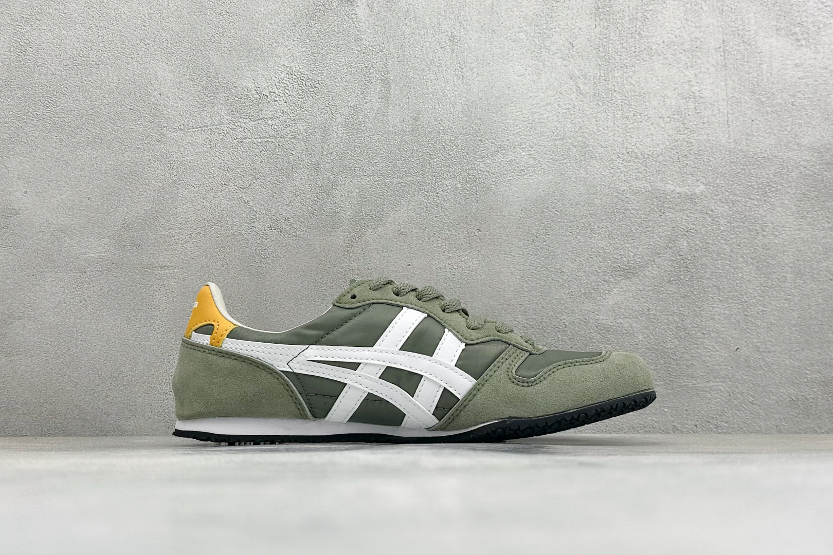 150 CH版Onitsuka Serrano 系列 亚瑟士鬼冢虎 复古经典板鞋 1183B400-304