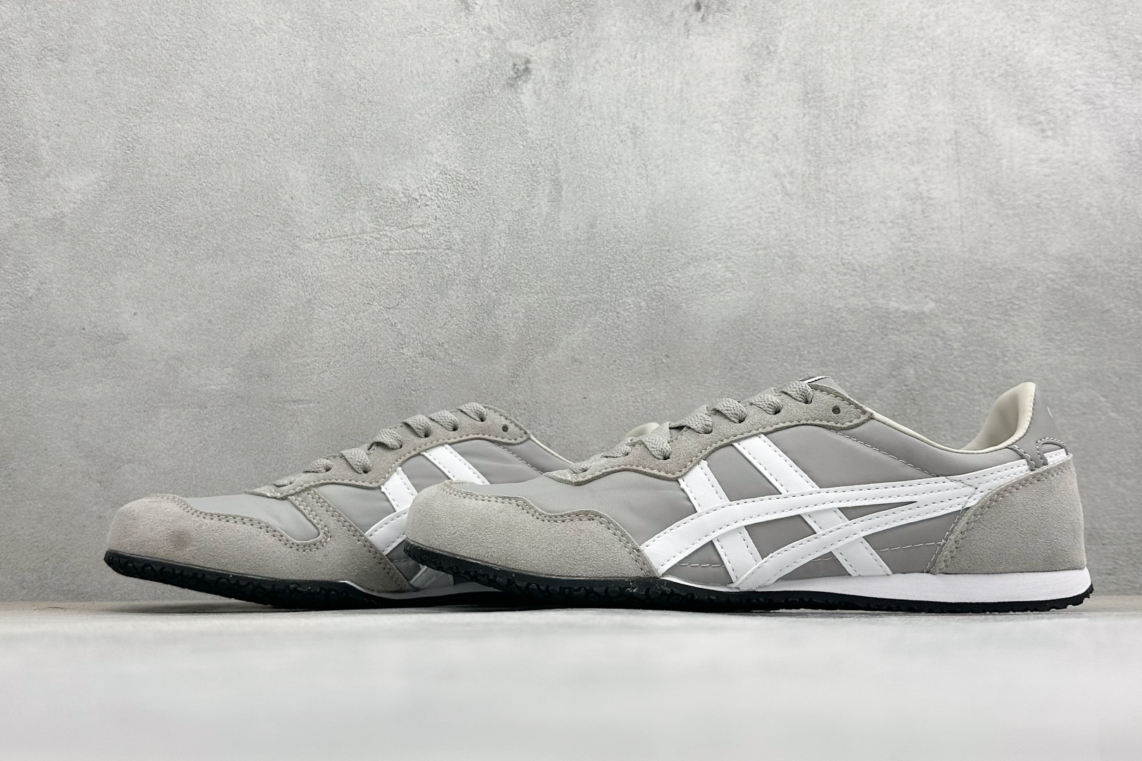 150 CH版Onitsuka Serrano 系列 亚瑟士鬼冢虎 复古经典板鞋 1183B400-002