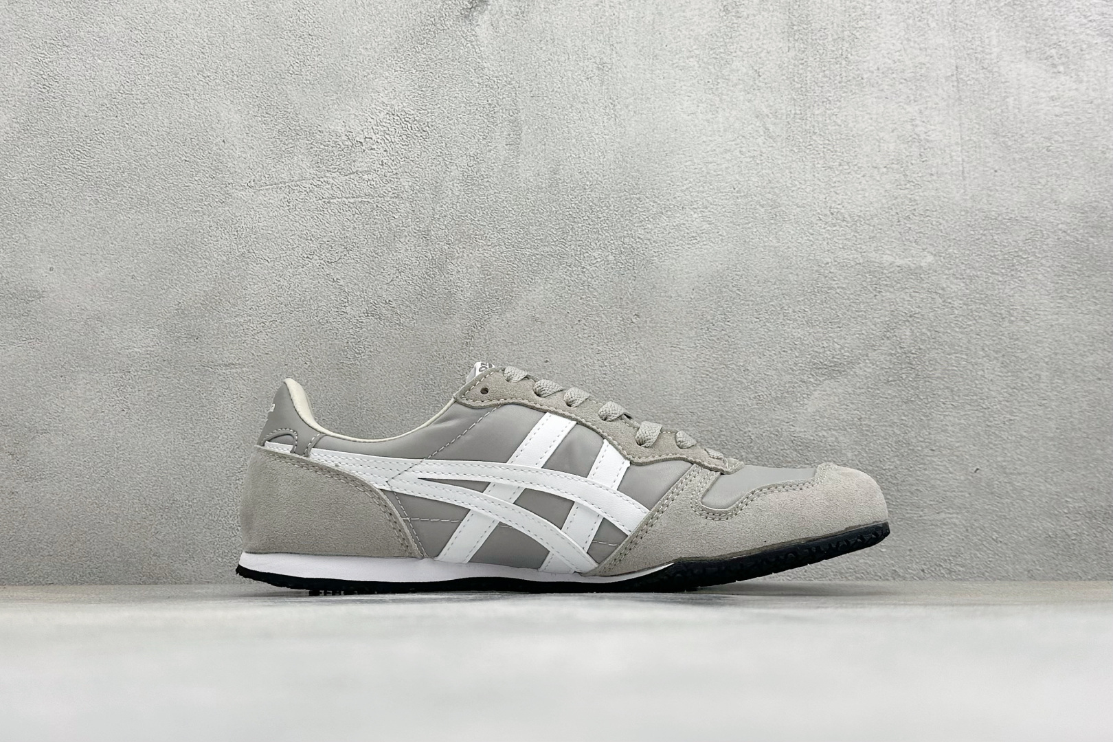 150 CH版Onitsuka Serrano 系列 亚瑟士鬼冢虎 复古经典板鞋 1183B400-002