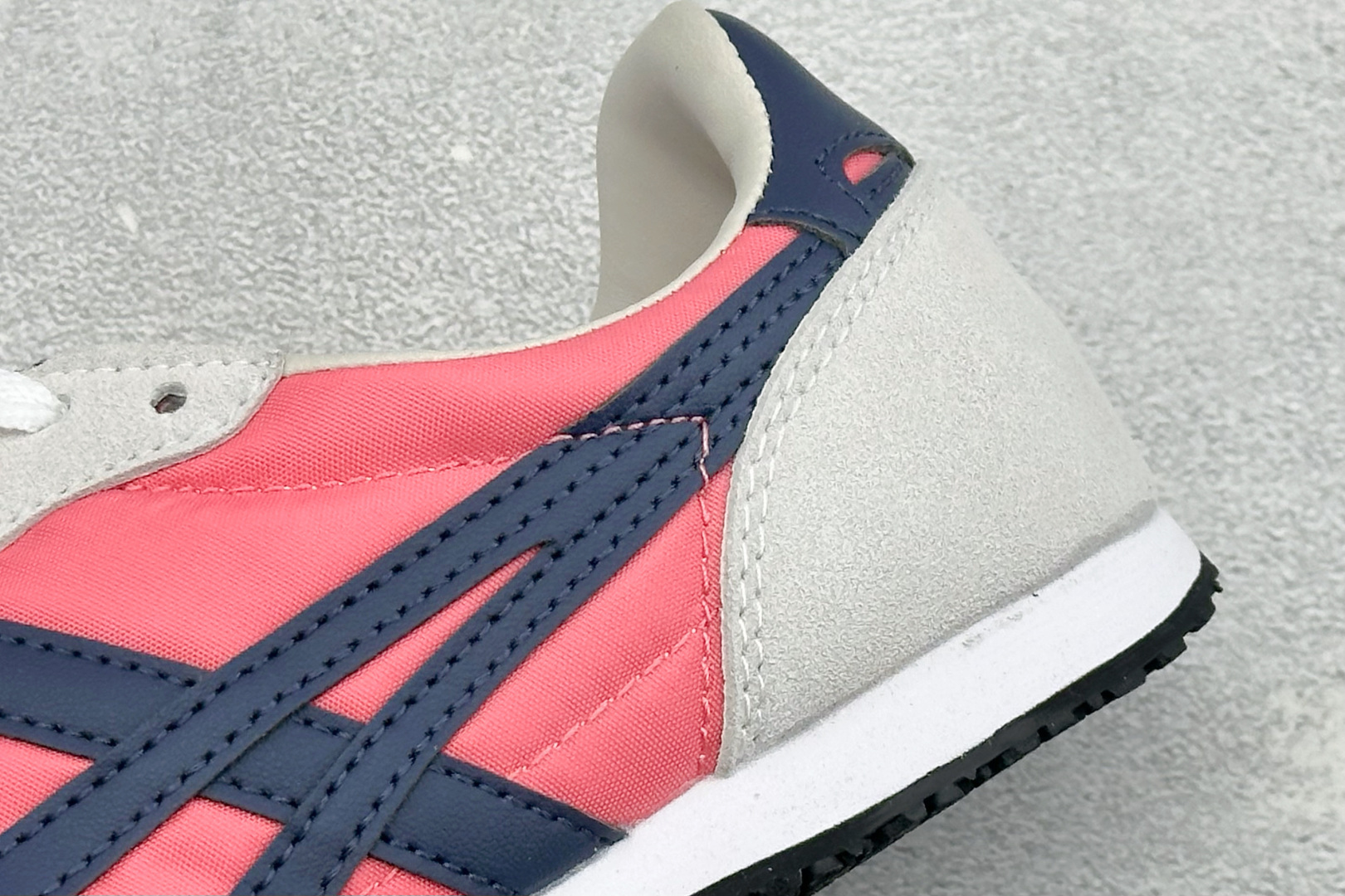 150 CH版Onitsuka Serrano 系列 亚瑟士鬼冢虎 复古经典板鞋 1183B400-701