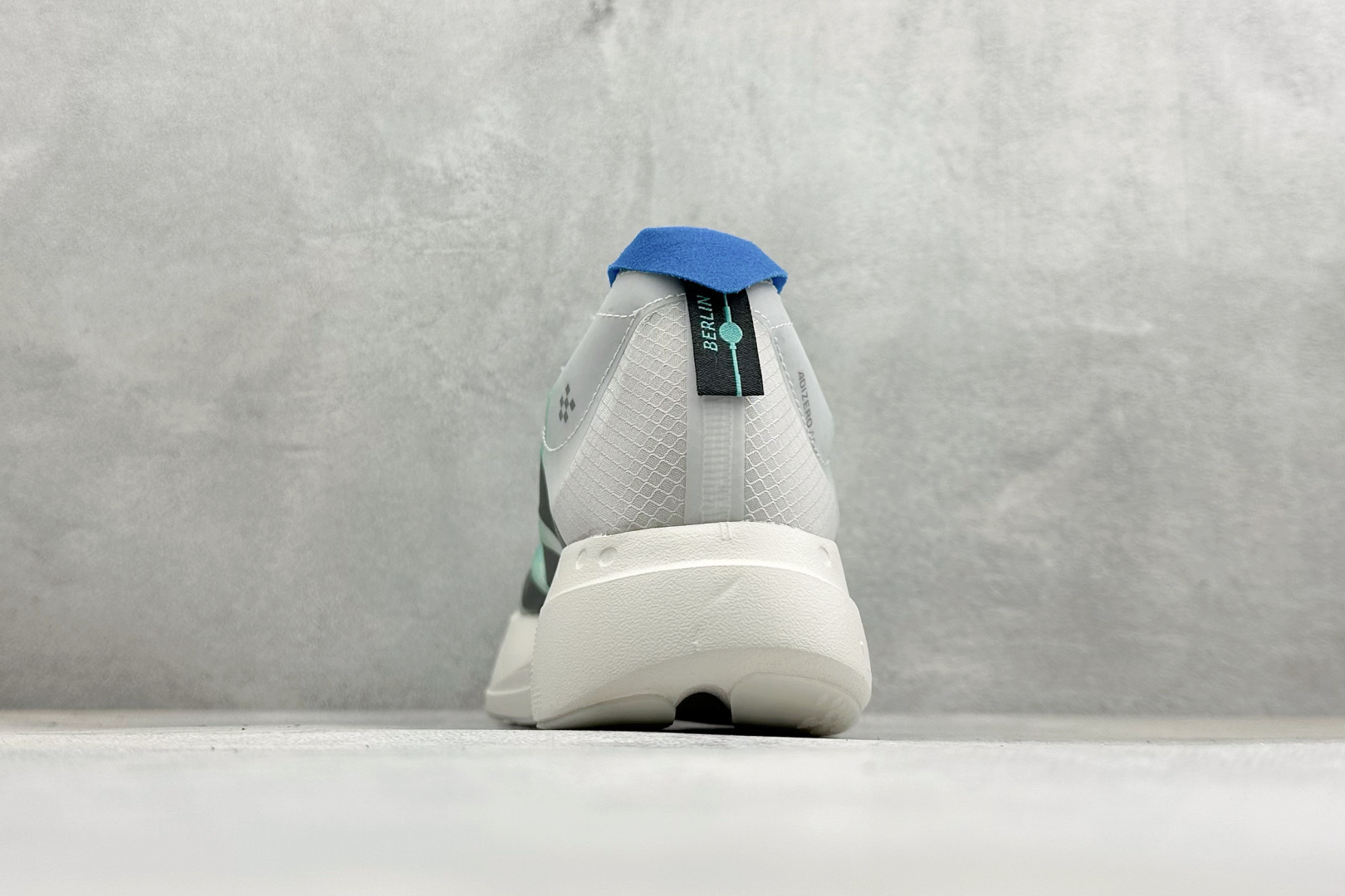 190 Adidas Adizero Adios 4 M 阿迪透气轻盈低帮跑步鞋 JS2579