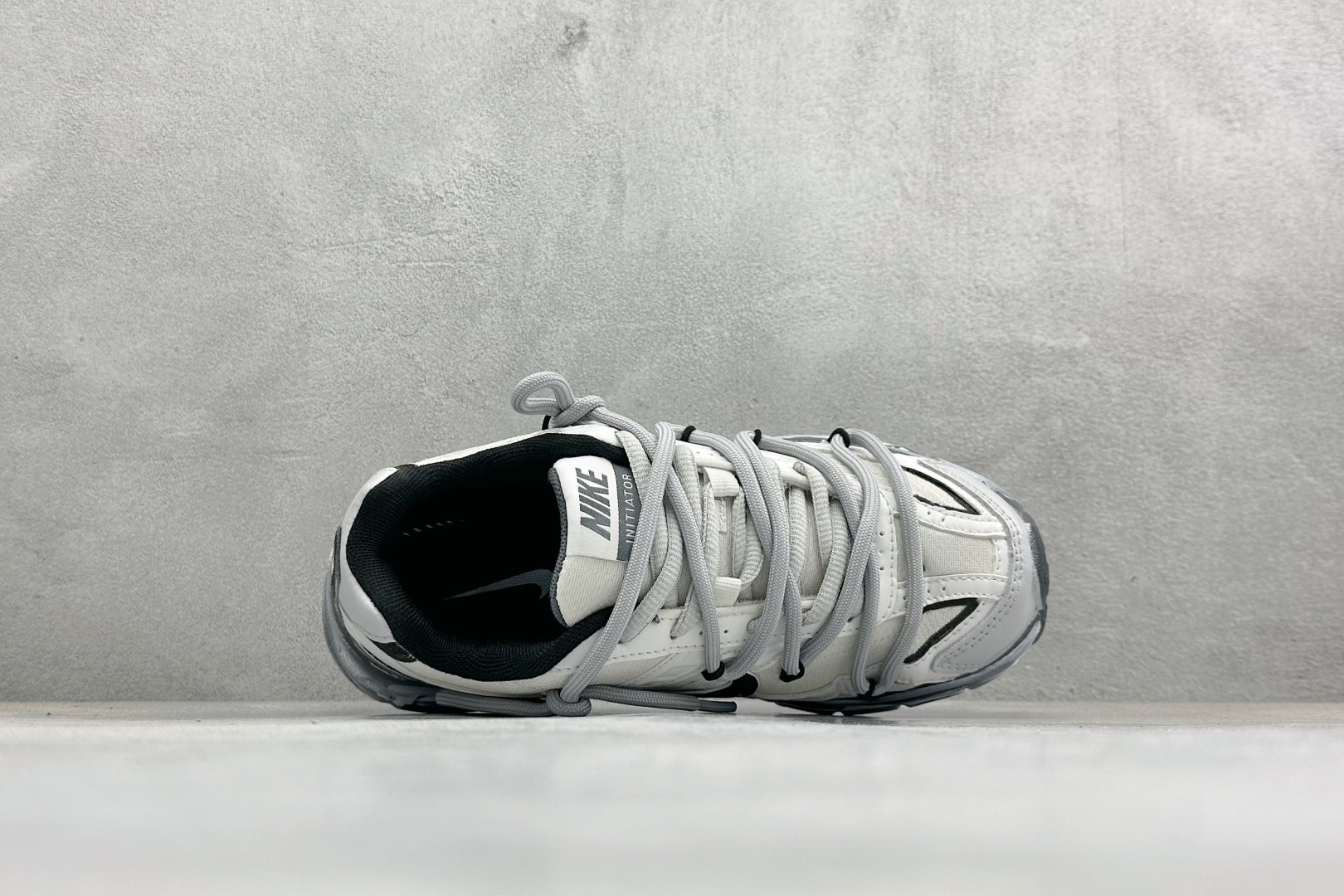 NIKE INITIATOR创始者系列复古休闲运动舒适跑鞋 394055-102-莆田鞋,莆田鞋货源,高仿鞋,高仿鞋货源,安福档口,莆田高仿鞋,莆田鞋批发,高仿鞋批发,莆田高仿运动鞋,高仿运动鞋,莆田运动鞋 NIKE INITIATOR创始者系列复古休闲运动舒适跑鞋 394055-102