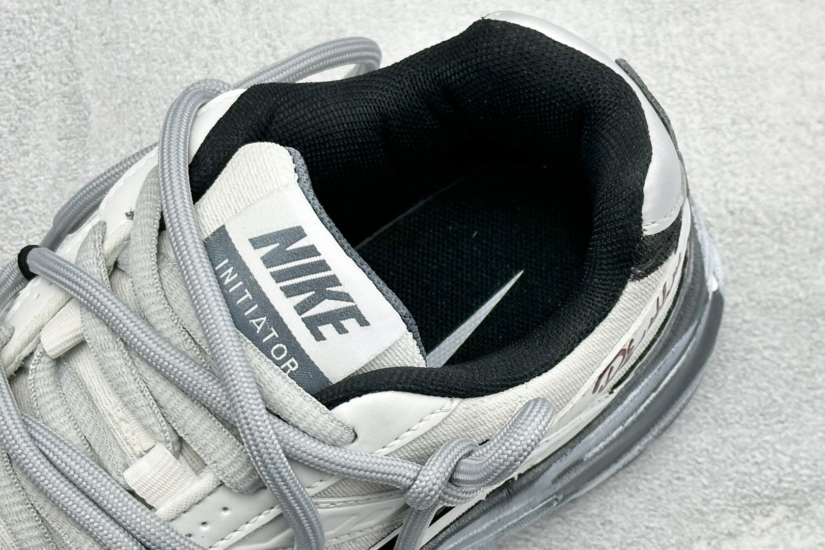 NIKE INITIATOR创始者系列复古休闲运动舒适跑鞋 394055-102-莆田鞋,莆田鞋货源,高仿鞋,高仿鞋货源,安福档口,莆田高仿鞋,莆田鞋批发,高仿鞋批发,莆田高仿运动鞋,高仿运动鞋,莆田运动鞋 NIKE INITIATOR创始者系列复古休闲运动舒适跑鞋 394055-102