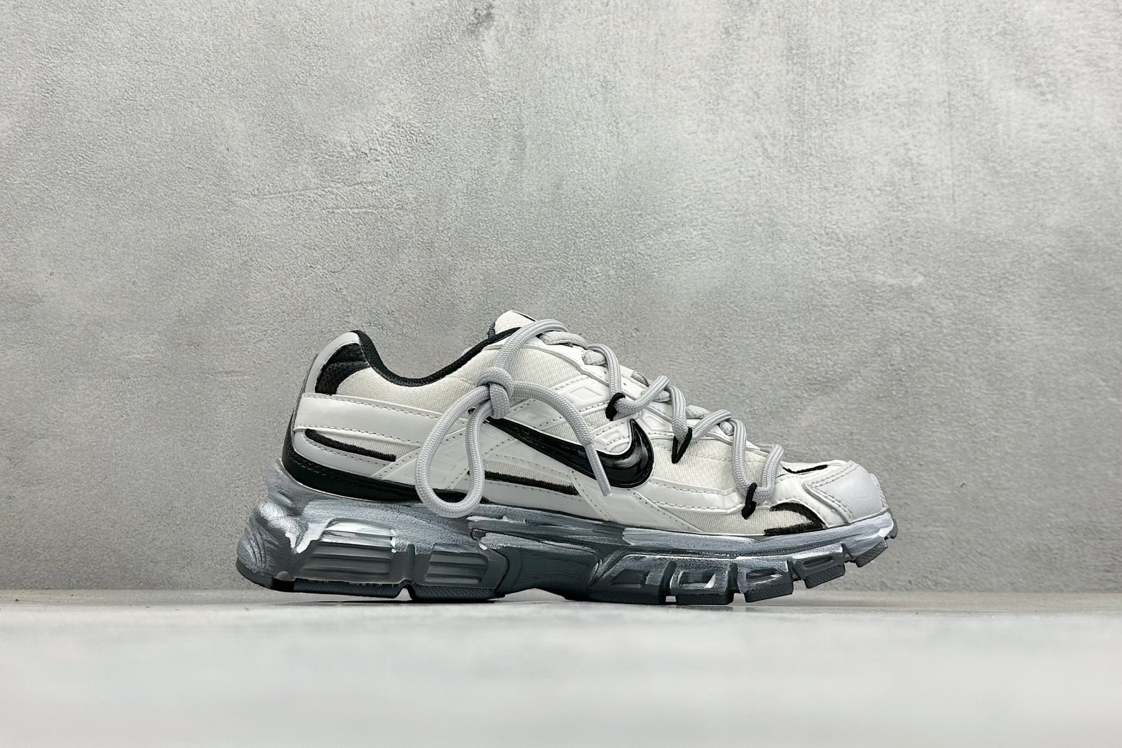 NIKE INITIATOR创始者系列复古休闲运动舒适跑鞋 394055-102-莆田鞋,莆田鞋货源,高仿鞋,高仿鞋货源,安福档口,莆田高仿鞋,莆田鞋批发,高仿鞋批发,莆田高仿运动鞋,高仿运动鞋,莆田运动鞋 NIKE INITIATOR创始者系列复古休闲运动舒适跑鞋 394055-102
