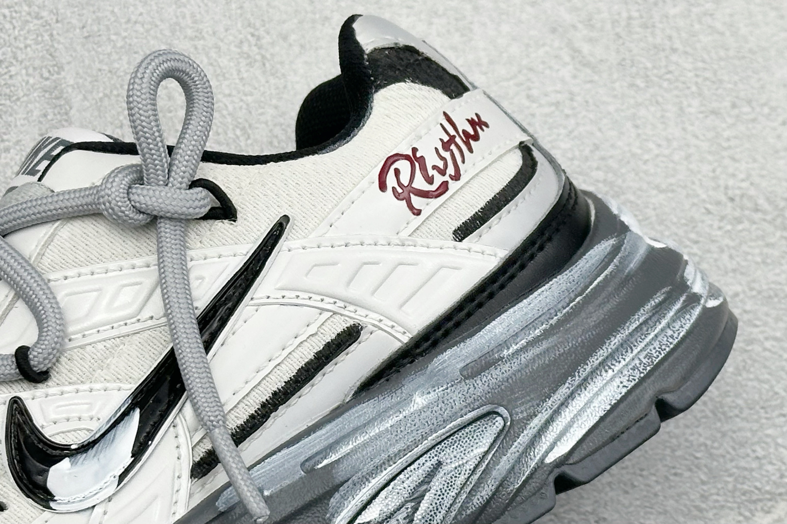 NIKE INITIATOR创始者系列复古休闲运动舒适跑鞋 394055-102-莆田鞋,莆田鞋货源,高仿鞋,高仿鞋货源,安福档口,莆田高仿鞋,莆田鞋批发,高仿鞋批发,莆田高仿运动鞋,高仿运动鞋,莆田运动鞋 NIKE INITIATOR创始者系列复古休闲运动舒适跑鞋 394055-102