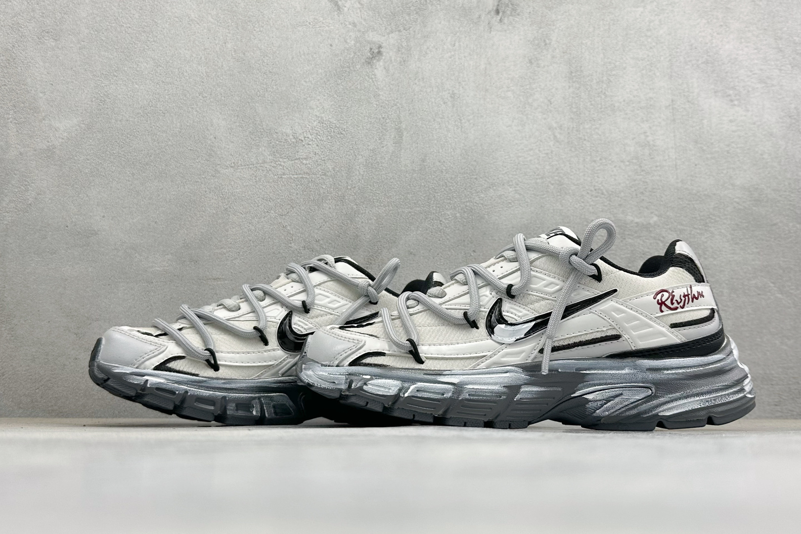 NIKE INITIATOR创始者系列复古休闲运动舒适跑鞋 394055-102-莆田鞋,莆田鞋货源,高仿鞋,高仿鞋货源,安福档口,莆田高仿鞋,莆田鞋批发,高仿鞋批发,莆田高仿运动鞋,高仿运动鞋,莆田运动鞋 NIKE INITIATOR创始者系列复古休闲运动舒适跑鞋 394055-102