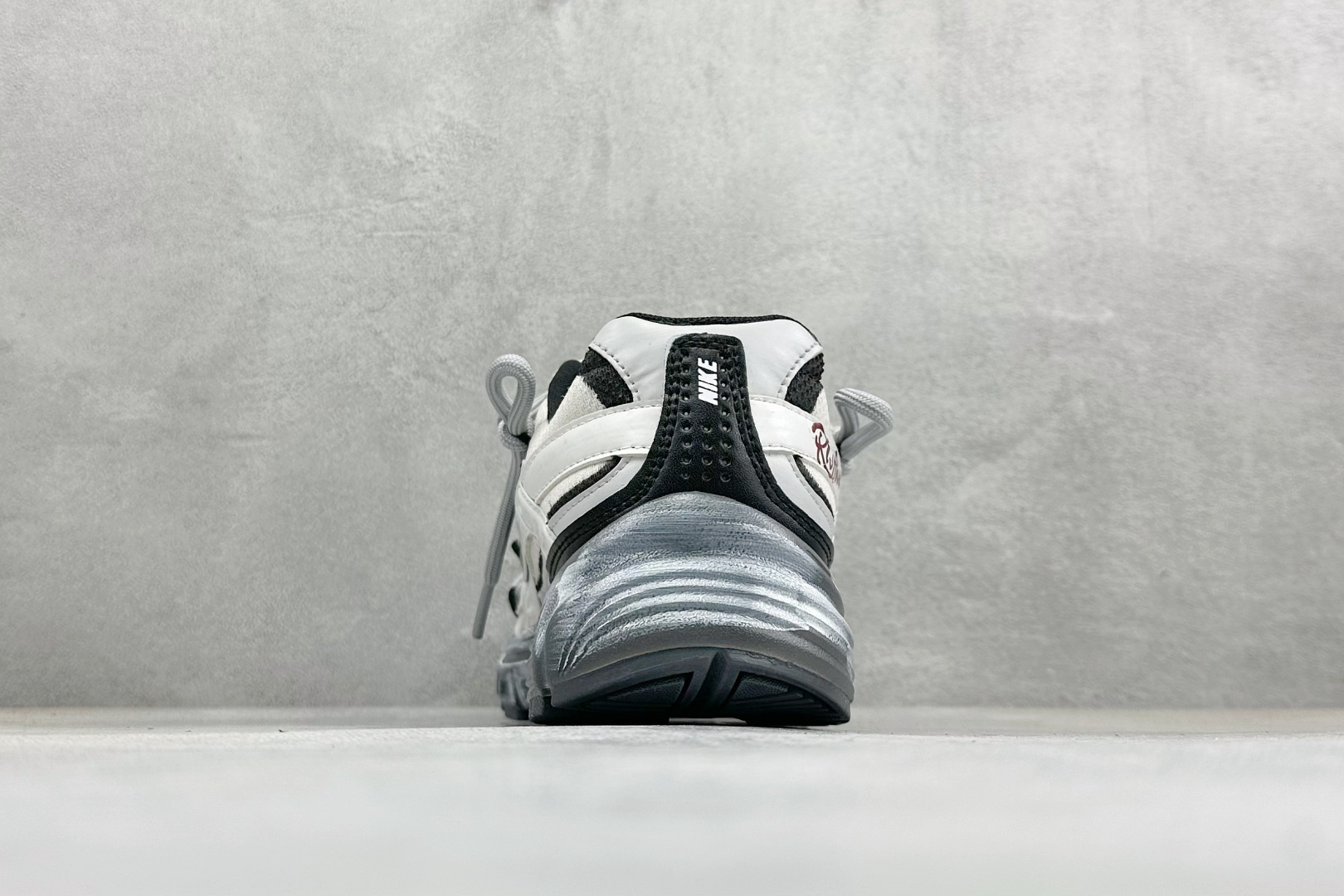 NIKE INITIATOR创始者系列复古休闲运动舒适跑鞋 394055-102-莆田鞋,莆田鞋货源,高仿鞋,高仿鞋货源,安福档口,莆田高仿鞋,莆田鞋批发,高仿鞋批发,莆田高仿运动鞋,高仿运动鞋,莆田运动鞋 NIKE INITIATOR创始者系列复古休闲运动舒适跑鞋 394055-102