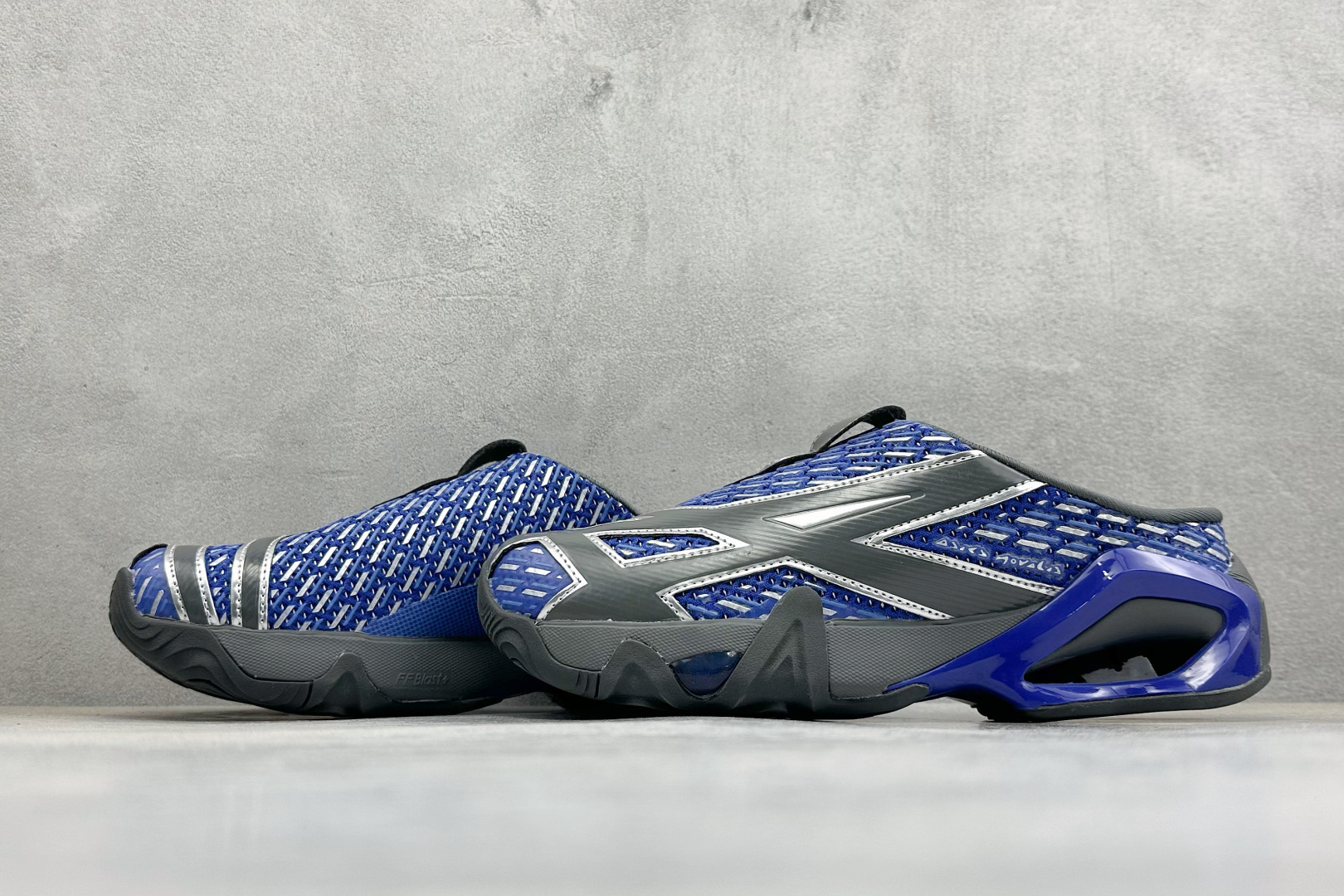 190 KIKO KOSTADINOV × ASICS GEL-STYRAX 舒适日常 低帮跑步鞋 1203A500-400