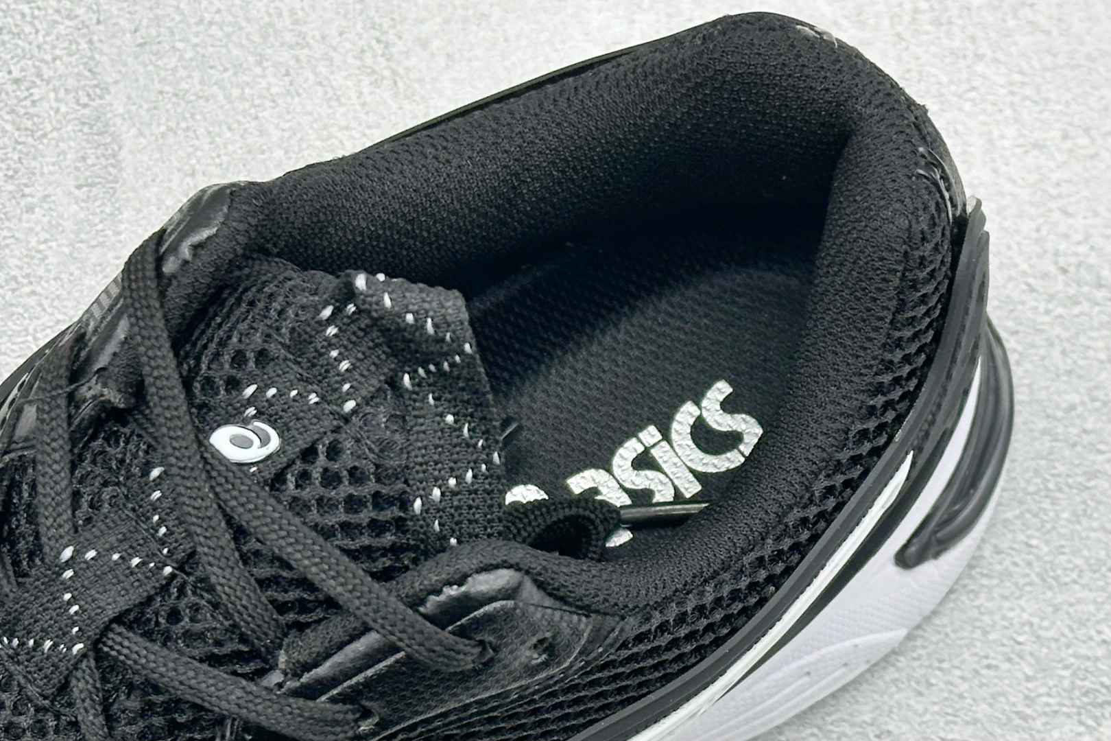 190 Asics UB12-S Gel-SD Lyte 亚瑟士舒适贴合跑步鞋 1203A660-002