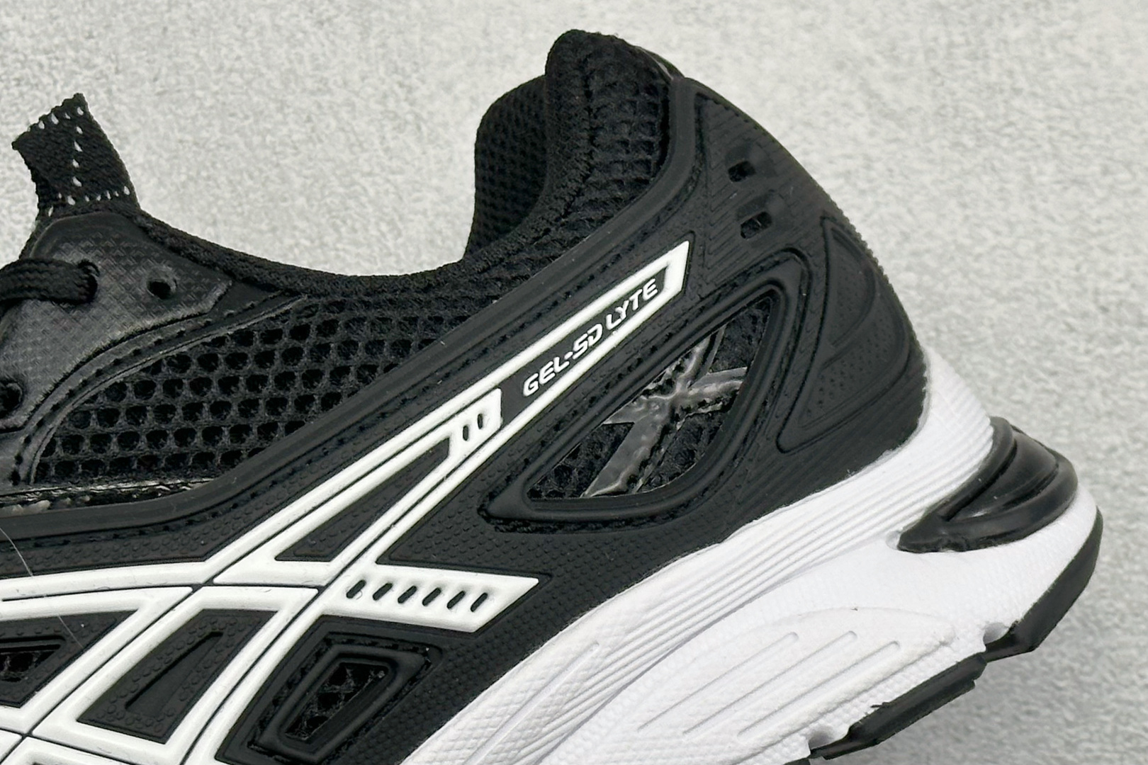 190 Asics UB12-S Gel-SD Lyte 亚瑟士舒适贴合跑步鞋 1203A660-002
