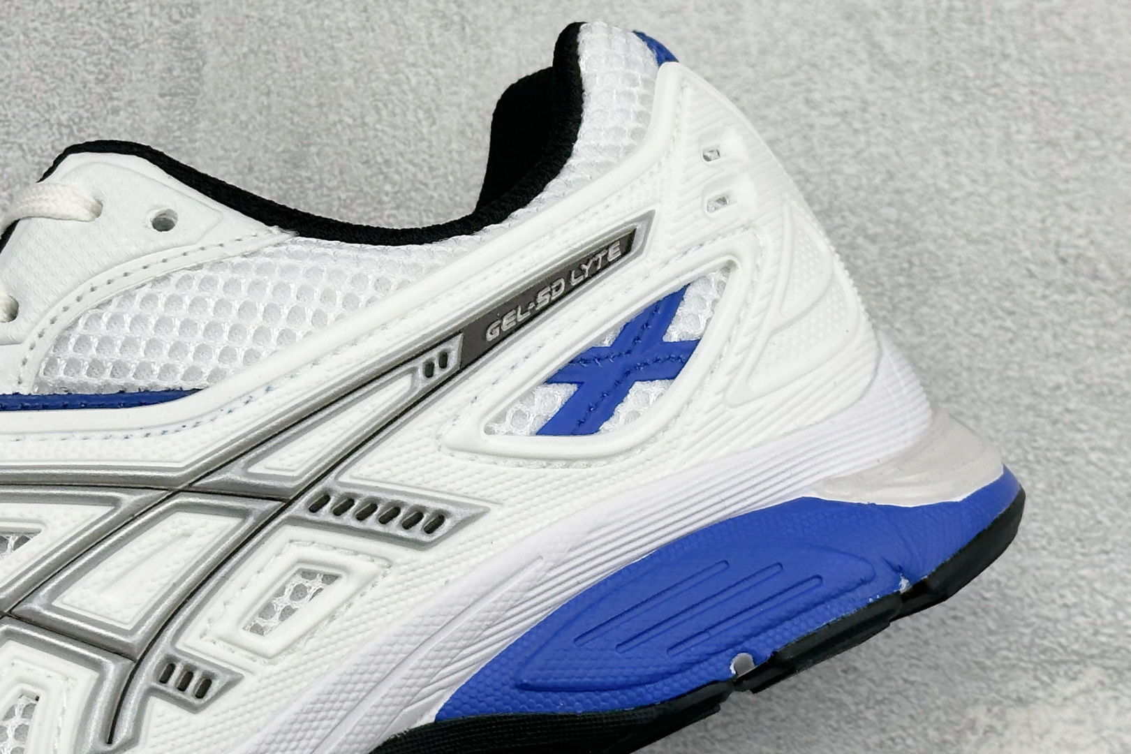 190 Asics UB12-S Gel-SD Lyte 亚瑟士舒适贴合跑步鞋 1203A886-100