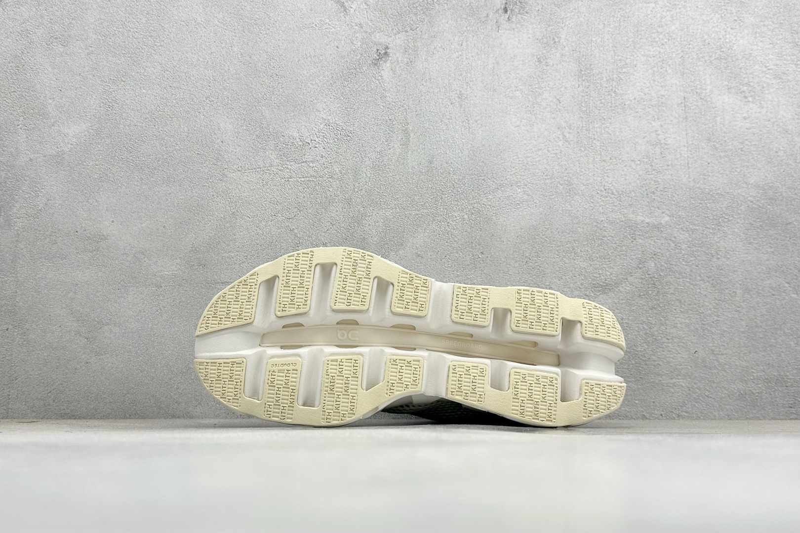 210 XY版On昂跑CloudsWift K-Tech 2 舒适防滑支撑低帮跑步鞋 3MG1084
