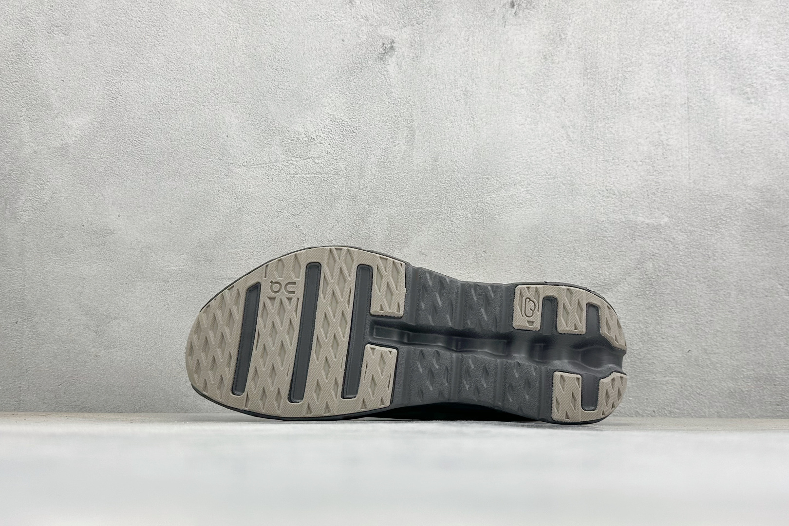 170 XF版On Cloudtilt Remix 昂跑舒适低帮跑步鞋 3MG1027-Chinese UA Cheap High Quatity Brand Clothes Bags handbags Sneakers wholesale wholesaler seller from China Factory suppliers Fashion Clothing Shoes best Quality Beautiful Price 170 XF版On Cloudtilt Remix 昂跑舒适低帮跑步鞋 3MG1027