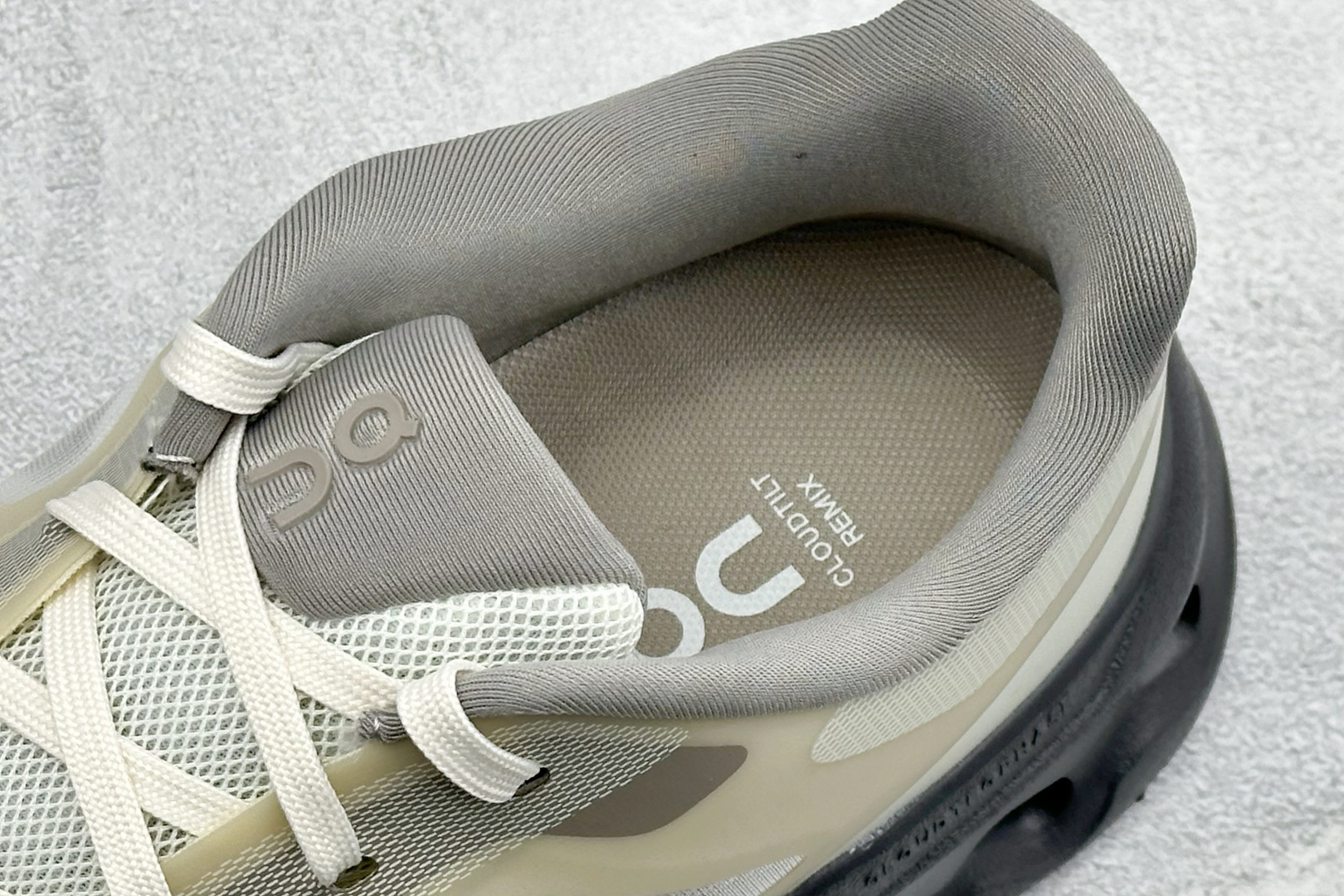 170 XF版On Cloudtilt Remix 昂跑舒适低帮跑步鞋 3MG1027-Chinese UA Cheap High Quatity Brand Clothes Bags handbags Sneakers wholesale wholesaler seller from China Factory suppliers Fashion Clothing Shoes best Quality Beautiful Price 170 XF版On Cloudtilt Remix 昂跑舒适低帮跑步鞋 3MG1027