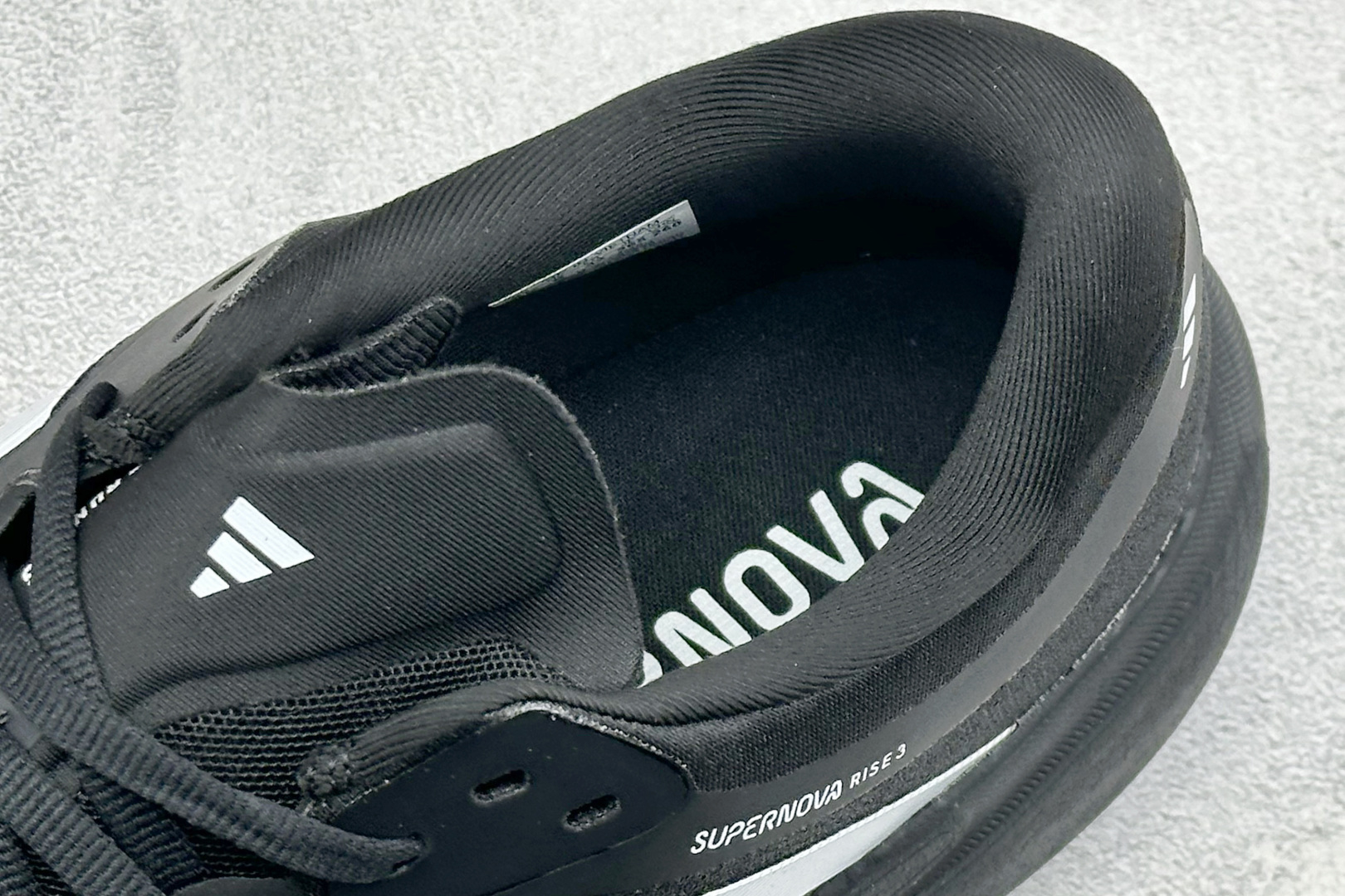 180 TY版Adidas Supernova Rise 3 阿迪达斯 减震回弹 运动透气休闲跑步鞋 JR7588