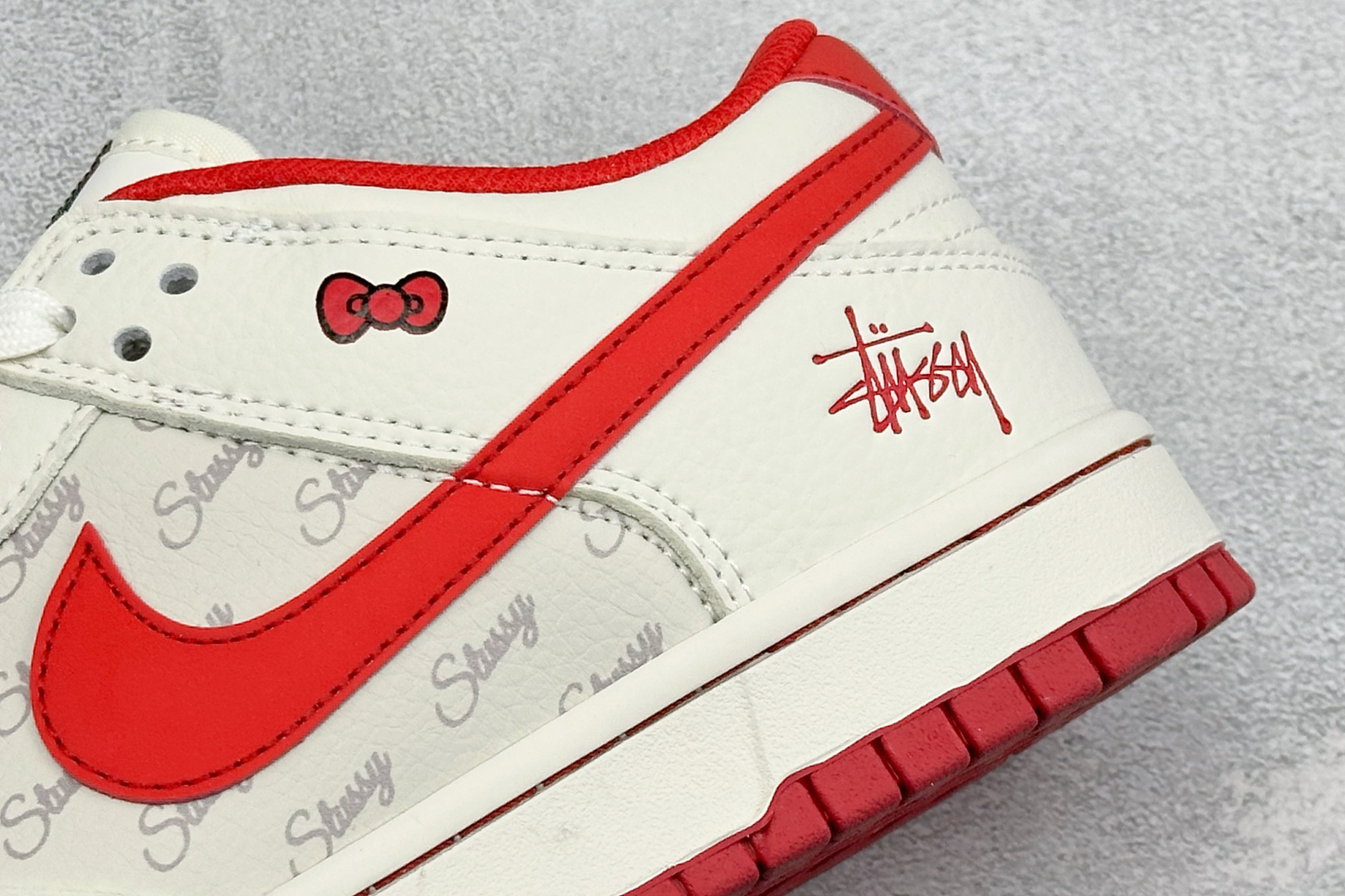 SC版Nike SB Dunk Low x Stussy Hello Kitty 白红 SG6688-011