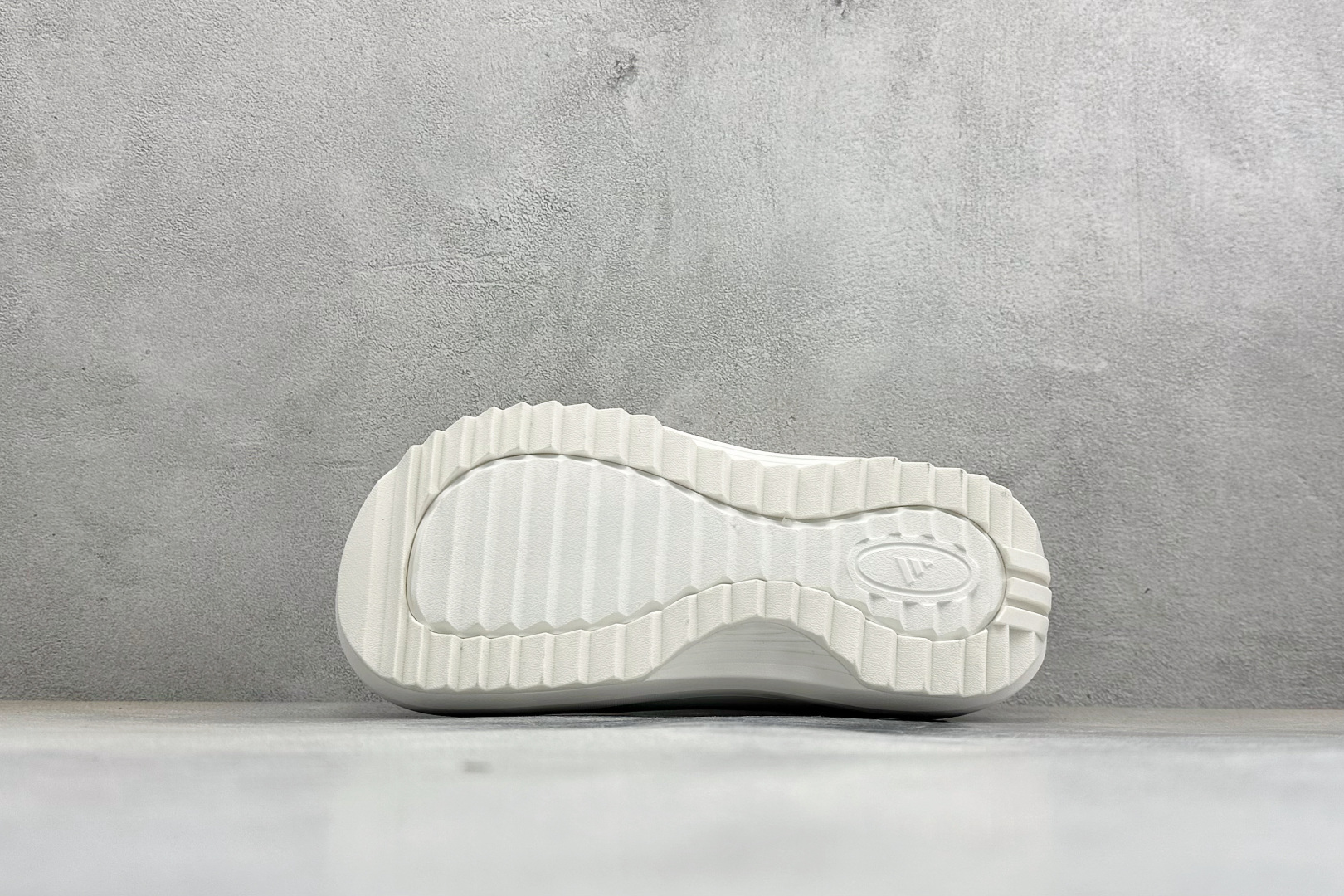 120 Y版Adidas OZWAVE CLozeave CL阿迪达斯 百搭舒适 防磨防滑包头拖鞋 JR9272