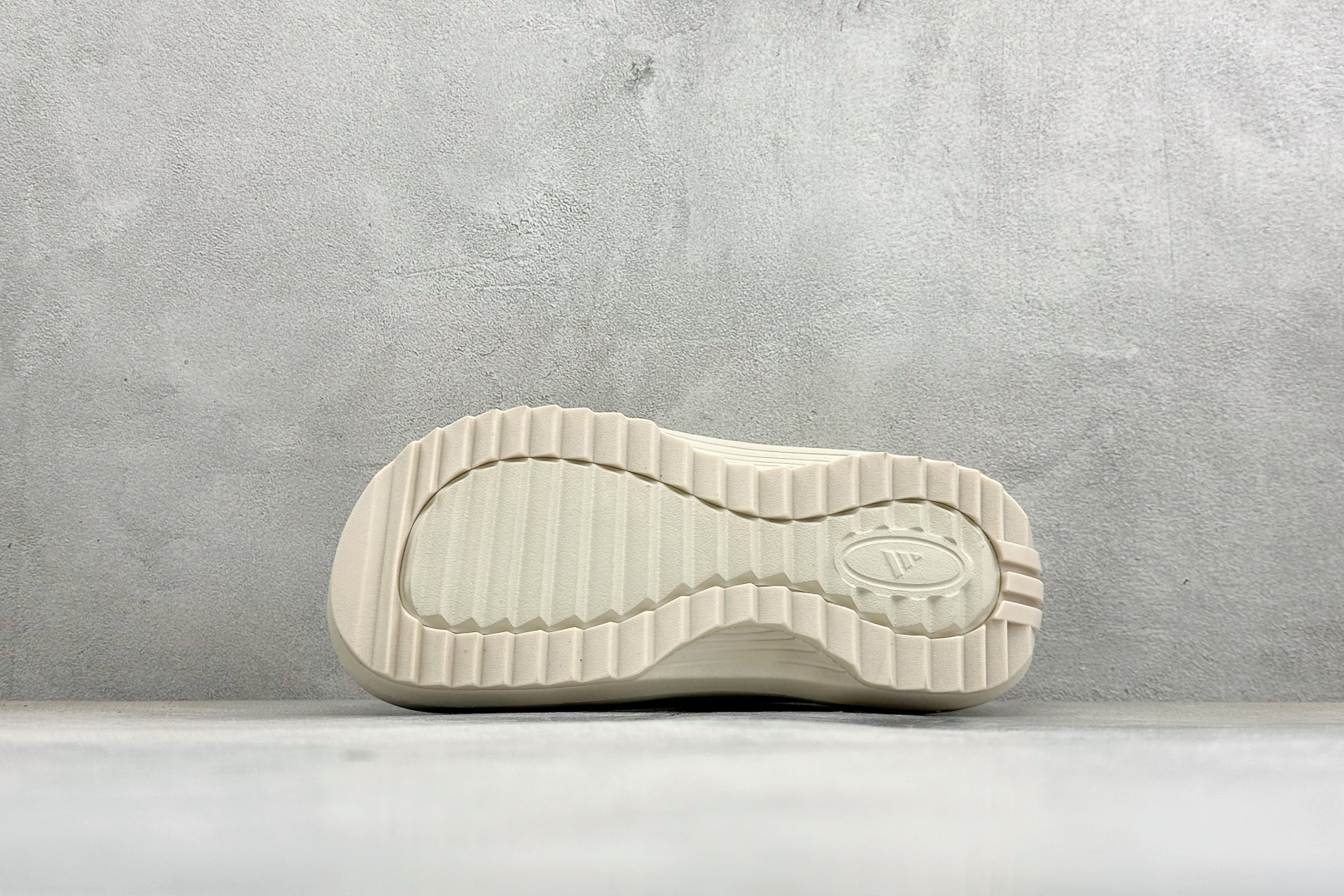 120 Y版Adidas OZWAVE CLozeave CL阿迪达斯 百搭舒适 防磨防滑包头拖鞋 JR6758