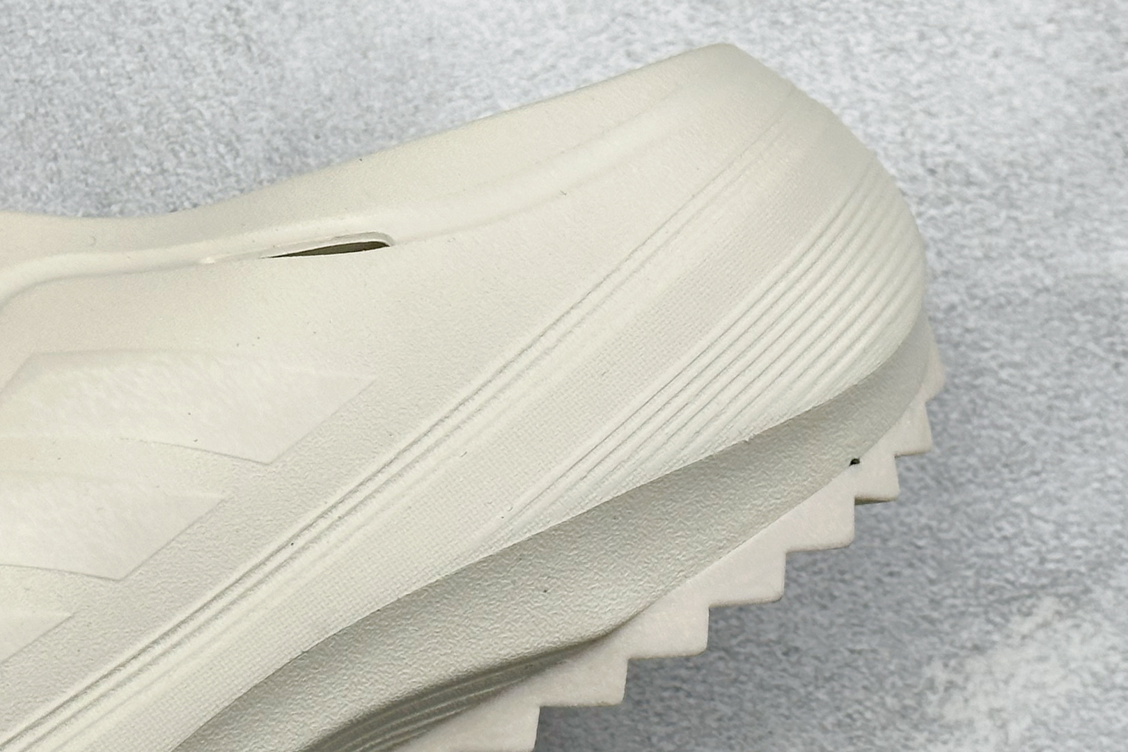120 Y版Adidas OZWAVE CLozeave CL阿迪达斯 百搭舒适 防磨防滑包头拖鞋 JR6758