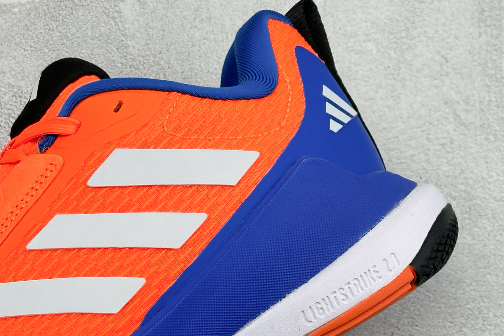 210 Adidas Novaflight 2 简约舒适 防滑耐磨 低帮训练跑鞋 JP7272