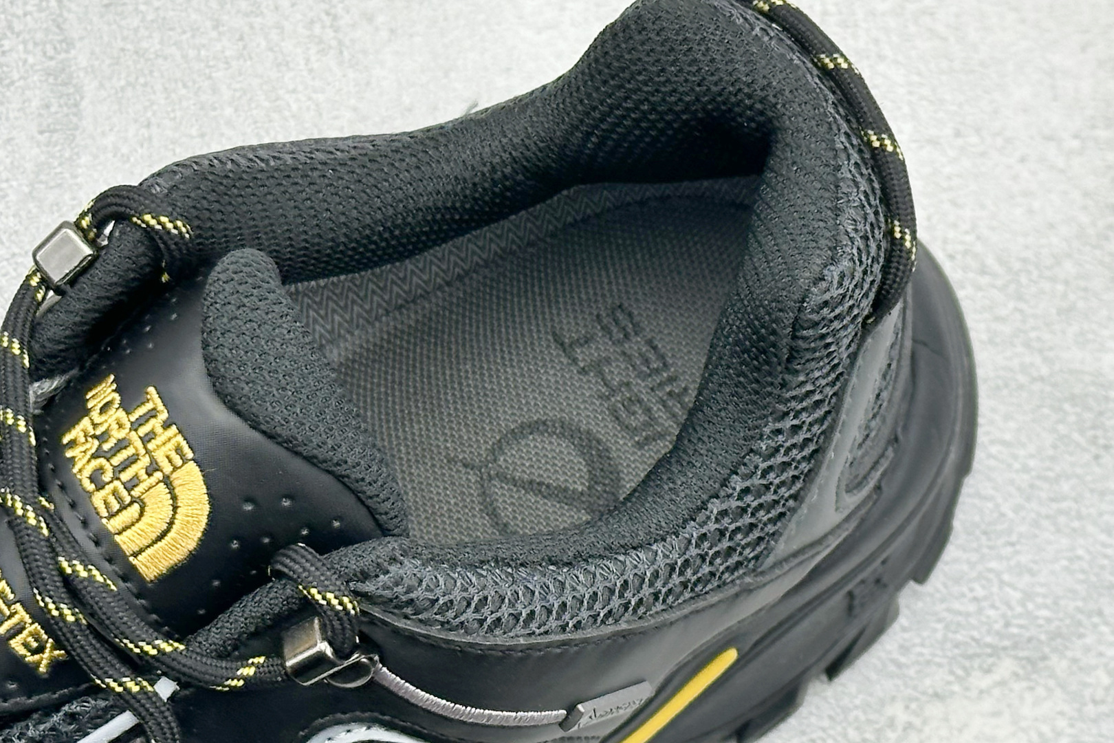 250 北面THE NORTH FACE Hedgeh06 GORE-TEX 舒适百搭 户外防水 低帮徒步鞋 NF0A8ADUKT0-095