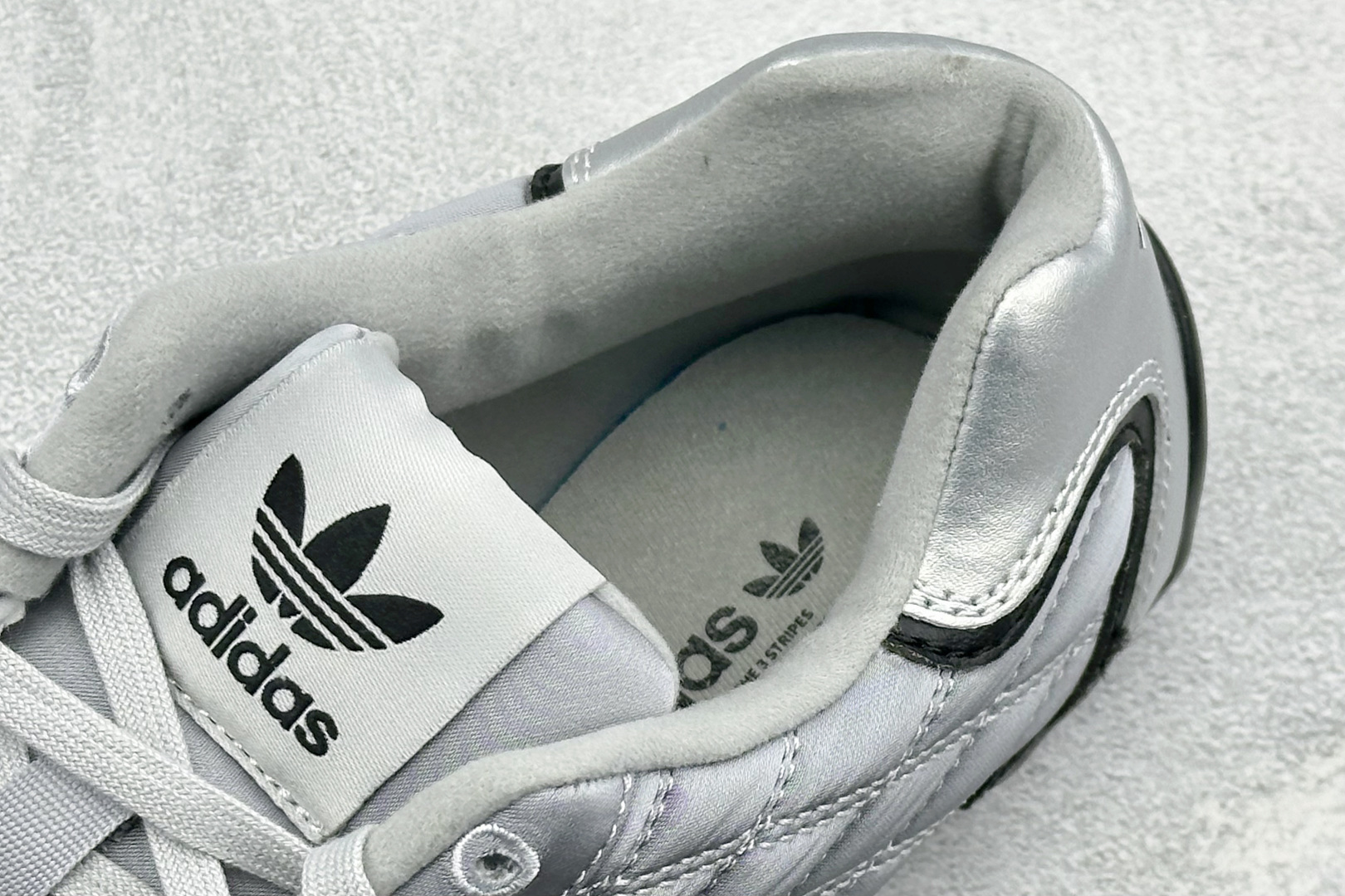 200 Adidas Originals Adiracer Lo 阿迪达斯潮流防滑耐磨休闲跑步鞋 JS0284