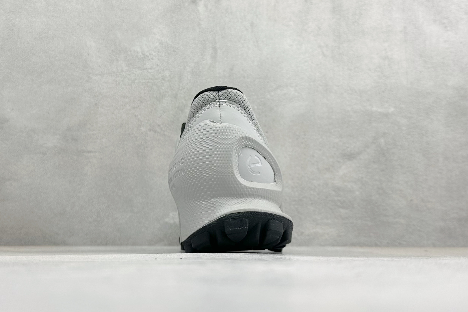 240 ECCO爱步跑步鞋百搭舒适 春季新款休闲运动鞋男鞋 803666-Chinese UA Cheap High Quatity Brand Clothes Bags handbags Sneakers wholesale wholesaler seller from China Factory suppliers Fashion Clothing Shoes best Quality Beautiful Price 240 ECCO爱步跑步鞋百搭舒适 春季新款休闲运动鞋男鞋 803666