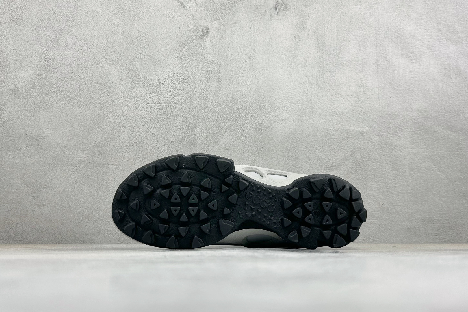 240 ECCO爱步跑步鞋百搭舒适 春季新款休闲运动鞋男鞋 803666-Chinese UA Cheap High Quatity Brand Clothes Bags handbags Sneakers wholesale wholesaler seller from China Factory suppliers Fashion Clothing Shoes best Quality Beautiful Price 240 ECCO爱步跑步鞋百搭舒适 春季新款休闲运动鞋男鞋 803666