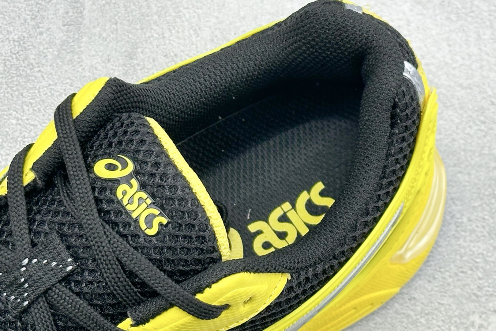 190 Asics UB12-S Gel-SD Lyte 亚瑟士舒适贴合跑步鞋 1203A886-750