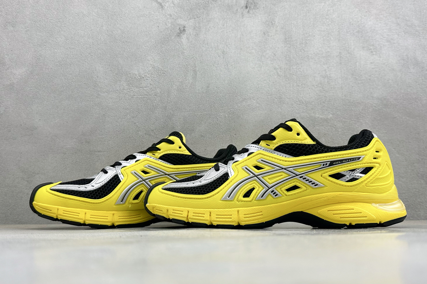 190 Asics UB12-S Gel-SD Lyte 亚瑟士舒适贴合跑步鞋 1203A886-750