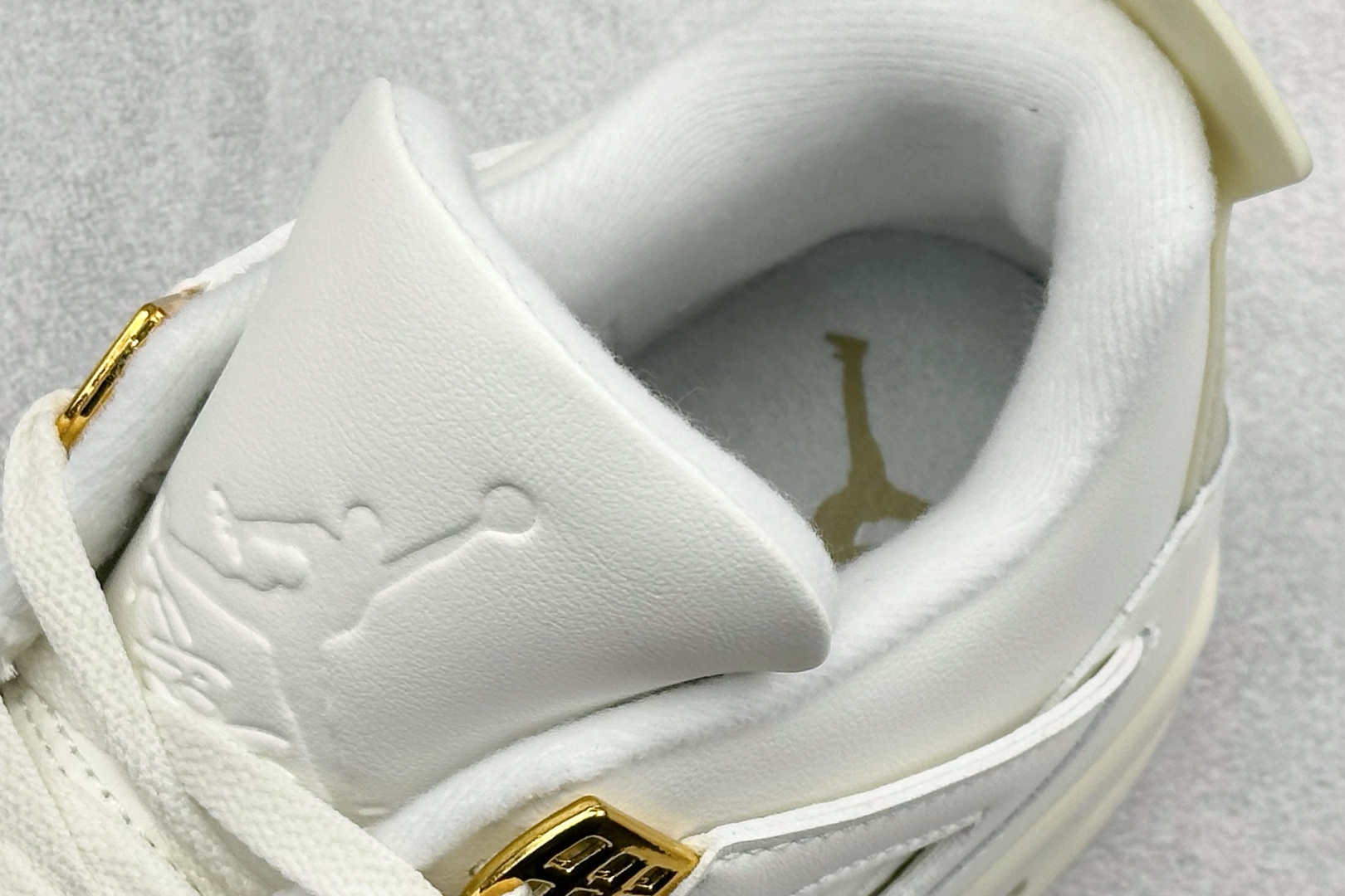 300 F版Jordan Air Jordan 4 “Metallic Gold”白色 AQ9129-170