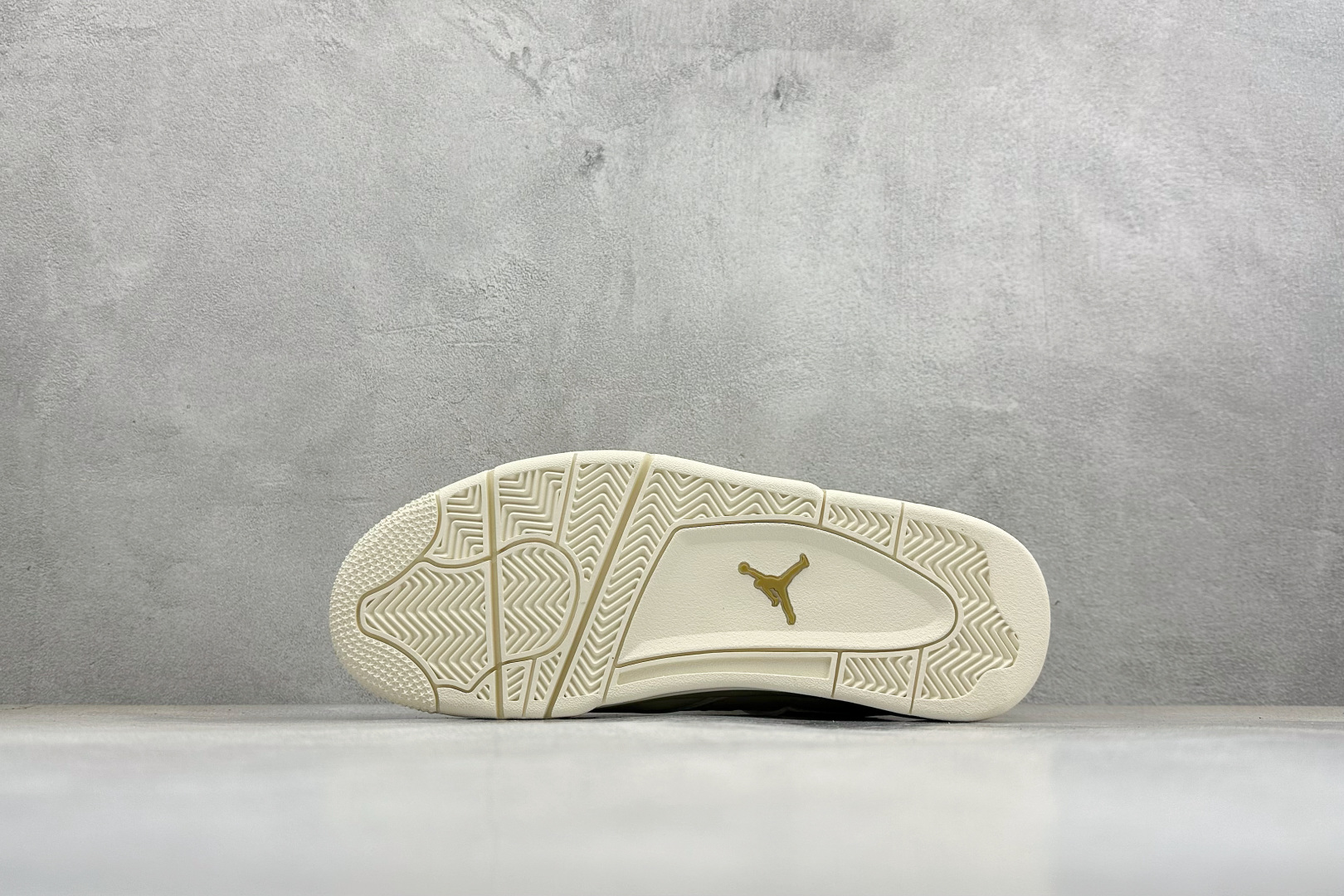 300 F版Jordan Air Jordan 4 “Metallic Gold”白色 AQ9129-170