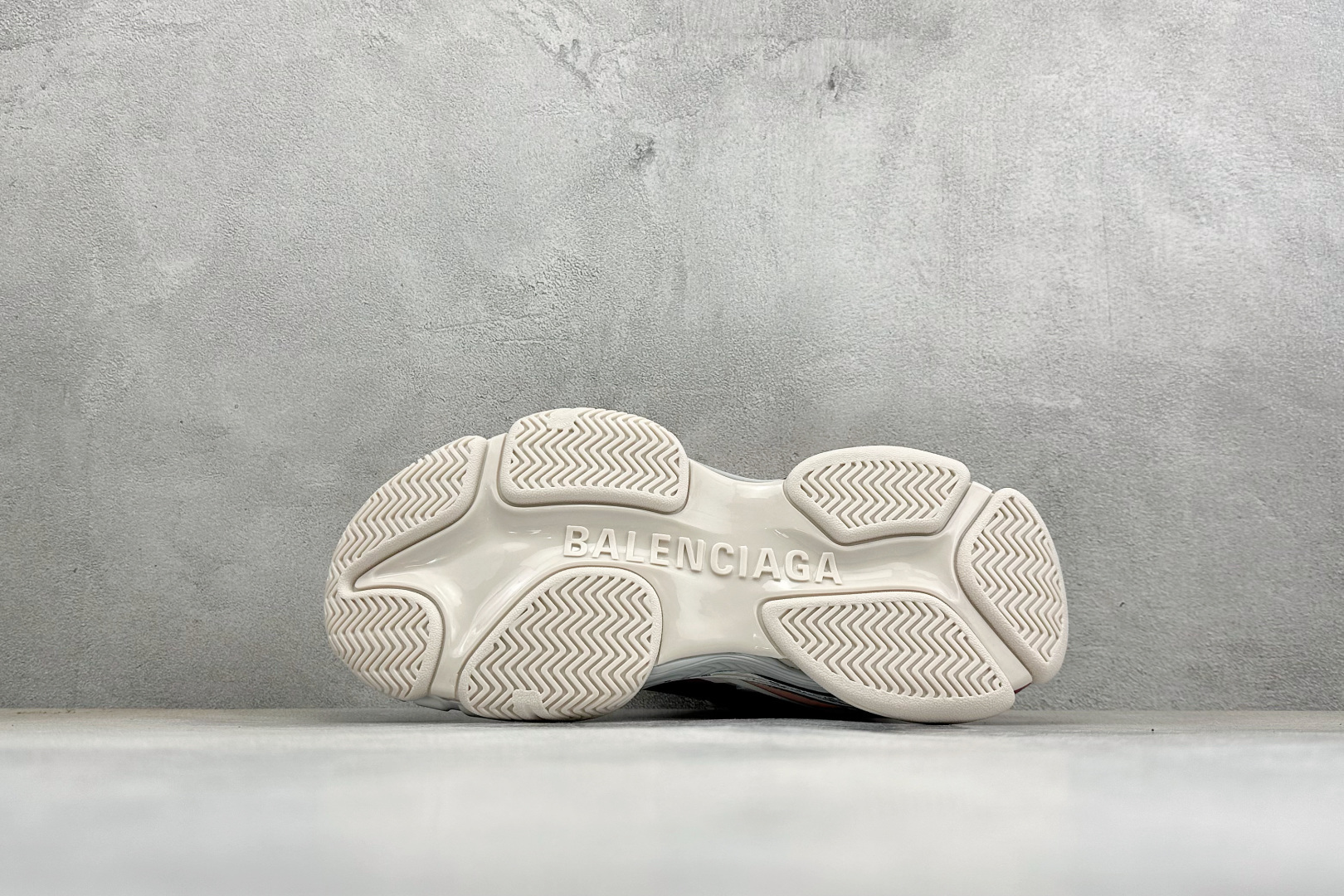 GO版Balenciaga巴黎世家 Triple S .2 Gradient 厚底系带低帮老爹鞋 865851-WTR2G-6800-Top High Quatity Cheap Sneakers Fashion Clothing Clothes Bags handbags Shoes of all Brand wholesale With The best Quality And Beautiful Price from China Factory Chinese suppliers wholesaler seller GO版Balenciaga巴黎世家 Triple S .2 Gradient 厚底系带低帮老爹鞋 865851-WTR2G-6800