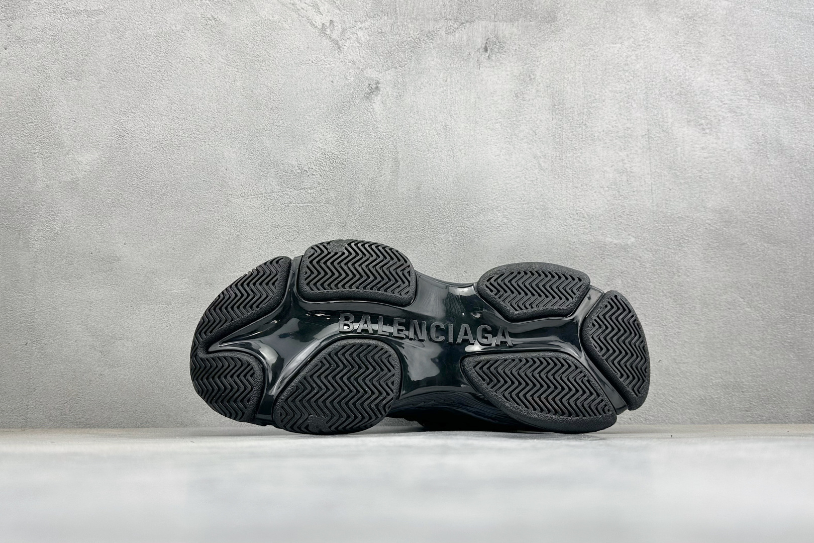 GO版Balenciaga巴黎世家 Triple S .2 Gradient 厚底系带低帮老爹鞋 865849-WTRS2-1011-Top High Quatity Cheap Sneakers Fashion Clothing Clothes Bags handbags Shoes of all Brand wholesale With The best Quality And Beautiful Price from China Factory Chinese suppliers wholesaler seller GO版Balenciaga巴黎世家 Triple S .2 Gradient 厚底系带低帮老爹鞋 865849-WTRS2-1011