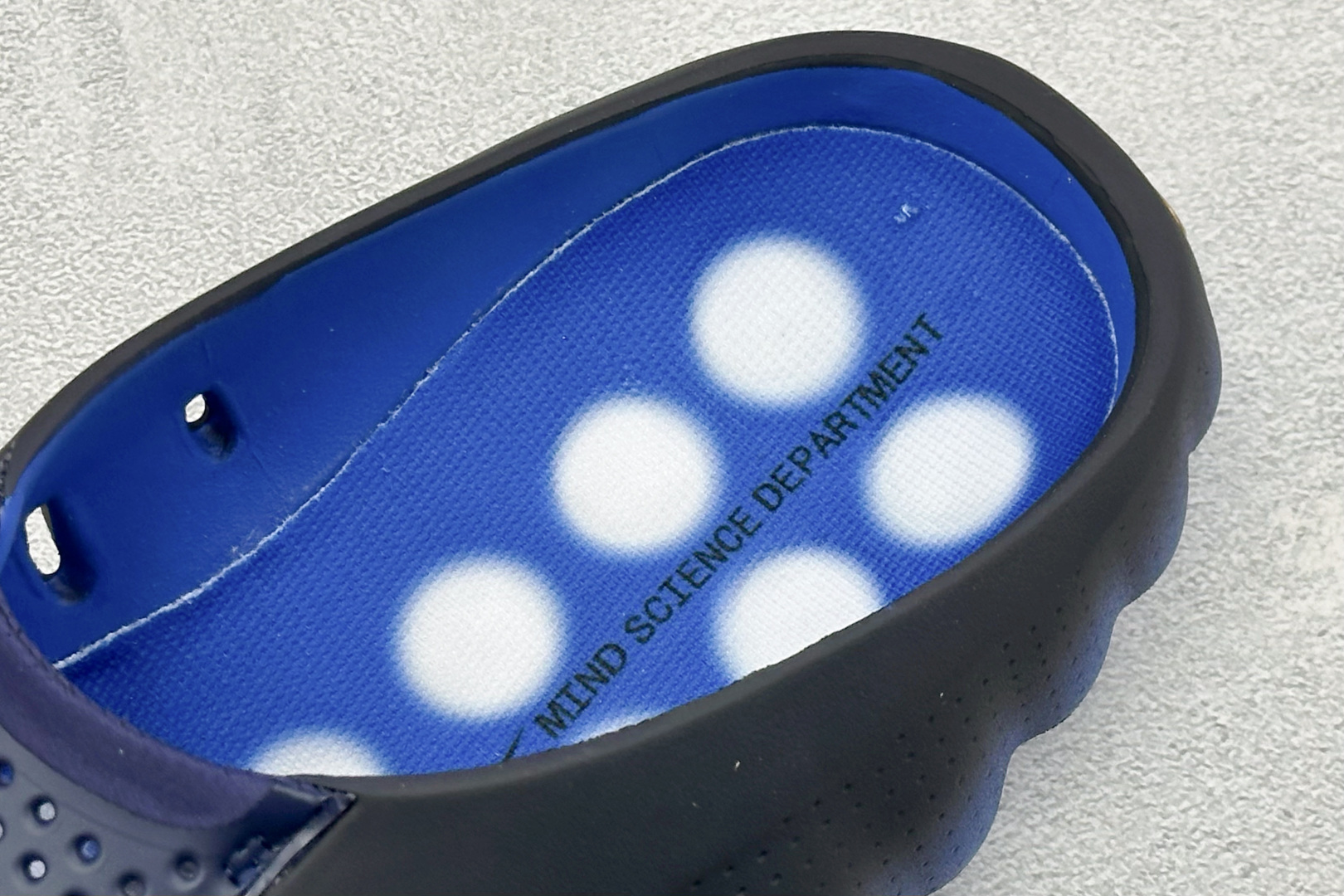 Nike Mind 001 神经科学足底按摩拖鞋 HQ4307-400 晶洞黑篮-Top High Quatity Cheap Sneakers Fashion Clothing Clothes Bags handbags Shoes of all Brand wholesale With The best Quality And Beautiful Price from China Factory Chinese suppliers wholesaler seller Nike Mind 001 神经科学足底按摩拖鞋 HQ4307-400 晶洞黑篮