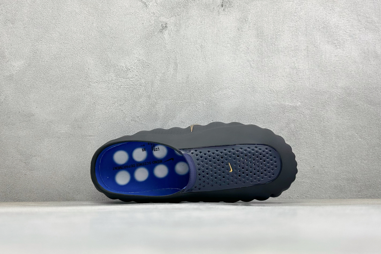 Nike Mind 001 神经科学足底按摩拖鞋 HQ4307-400 晶洞黑篮-Top High Quatity Cheap Sneakers Fashion Clothing Clothes Bags handbags Shoes of all Brand wholesale With The best Quality And Beautiful Price from China Factory Chinese suppliers wholesaler seller Nike Mind 001 神经科学足底按摩拖鞋 HQ4307-400 晶洞黑篮