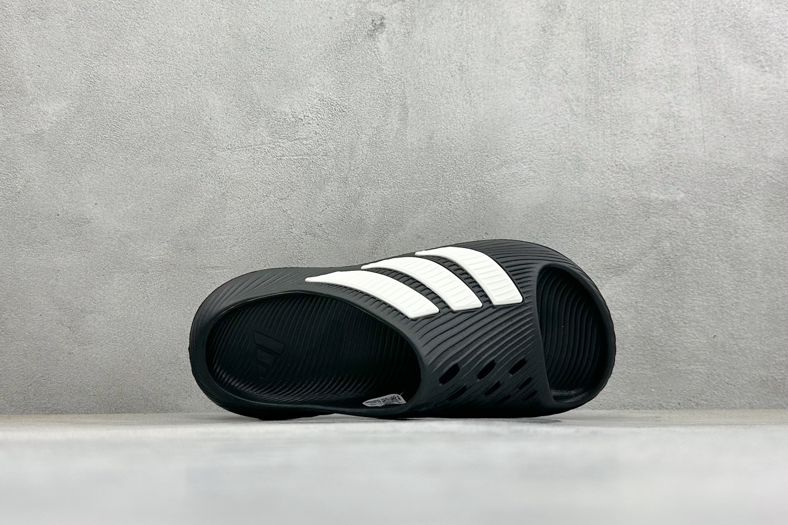 Y版AD adiFOM Superstar MULE 一字拖 产品基于标志性 Superstar 鞋款轮廓的同时-Top High Quatity Cheap Sneakers Fashion Clothing Clothes Bags handbags Shoes of all Brand wholesale With The best Quality And Beautiful Price from China Factory Chinese suppliers wholesaler seller Y版AD adiFOM Superstar MULE 一字拖 产品基于标志性 Superstar 鞋款轮廓的同时