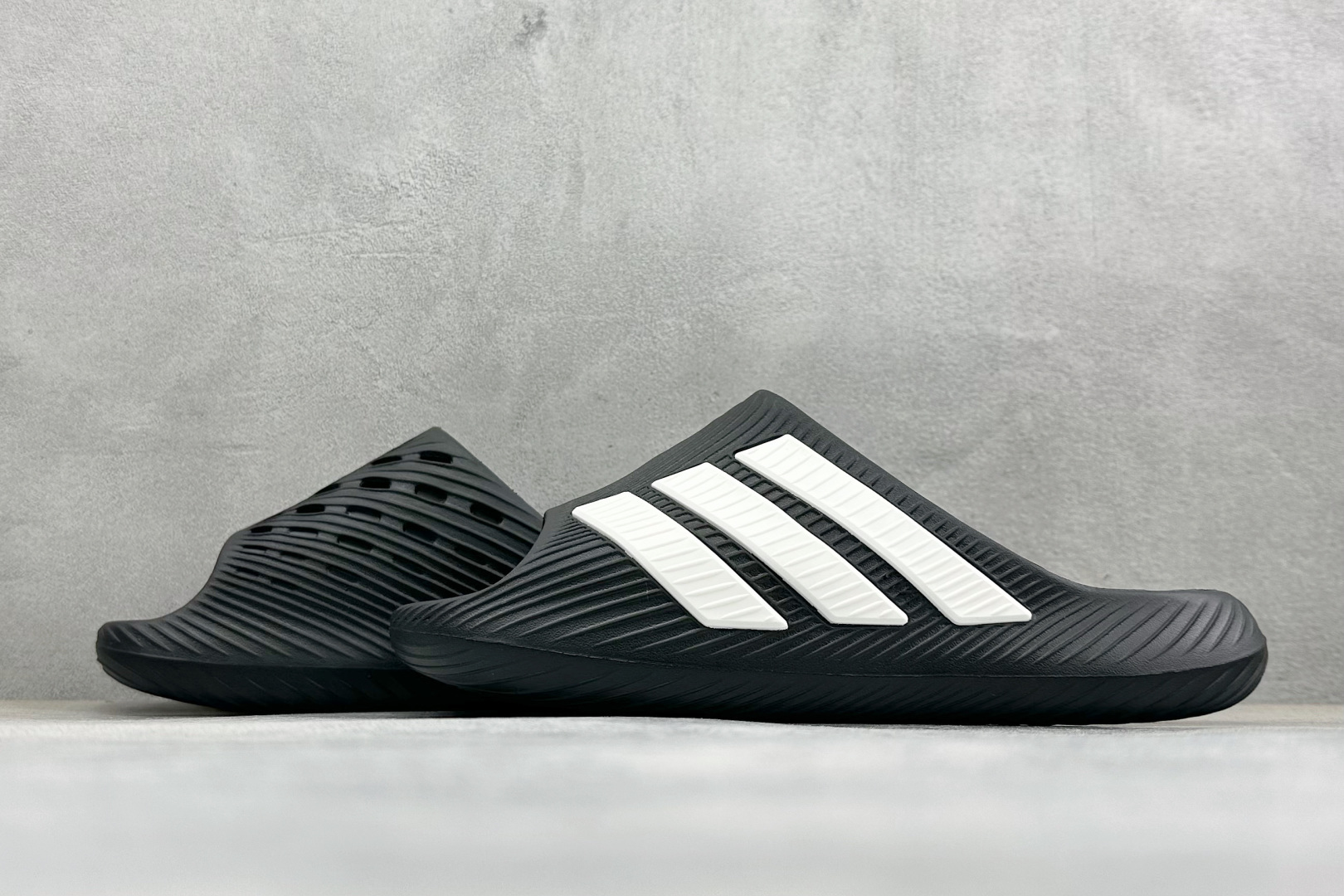 Y版AD adiFOM Superstar MULE 一字拖 产品基于标志性 Superstar 鞋款轮廓的同时-Top High Quatity Cheap Sneakers Fashion Clothing Clothes Bags handbags Shoes of all Brand wholesale With The best Quality And Beautiful Price from China Factory Chinese suppliers wholesaler seller Y版AD adiFOM Superstar MULE 一字拖 产品基于标志性 Superstar 鞋款轮廓的同时
