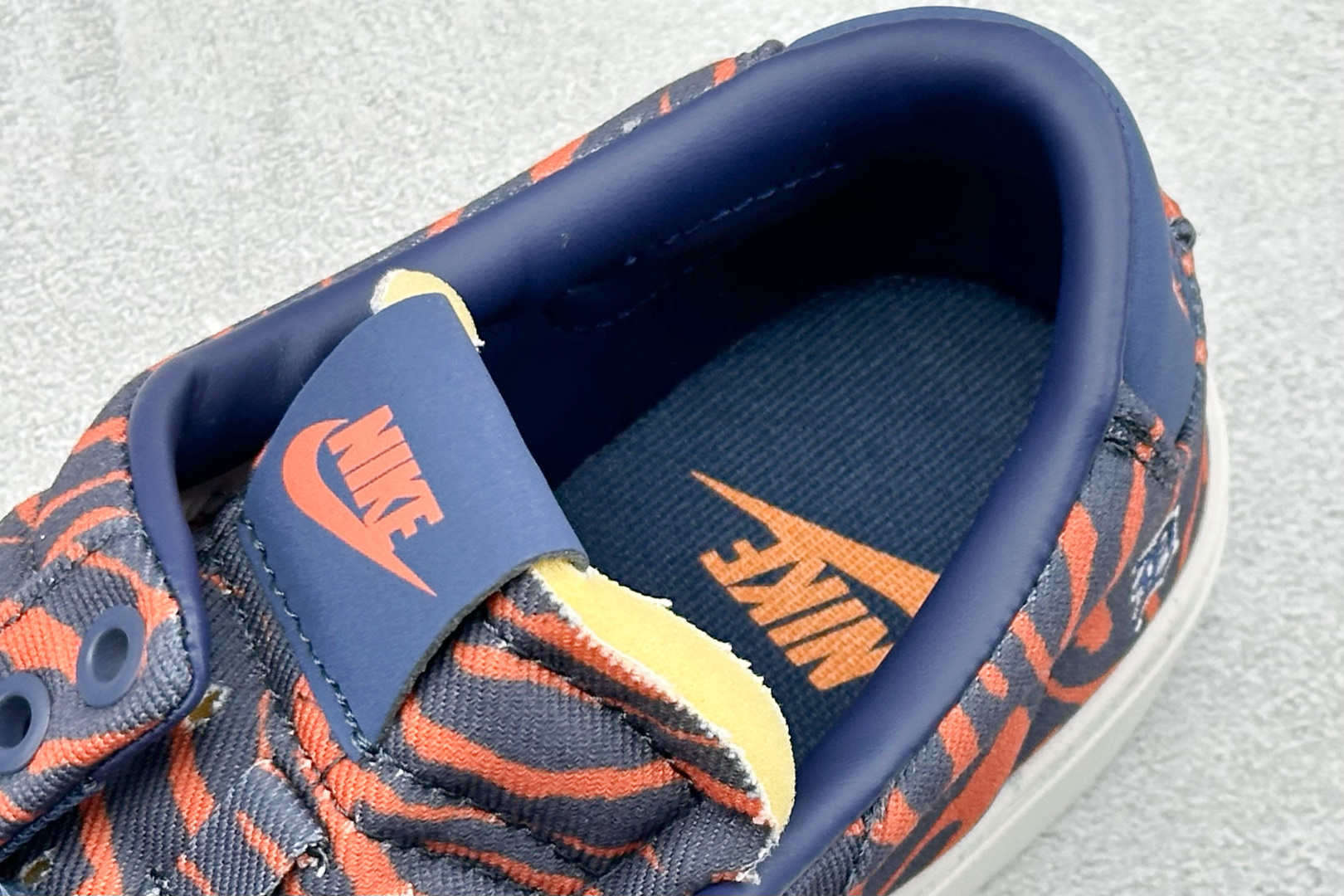 PG版Devin Booker x Nike Blazer Low Detroit Tigers 布克联名 HQ2054-801-Top High Quatity Cheap Sneakers Fashion Clothing Clothes Bags handbags Shoes of all Brand wholesale With The best Quality And Beautiful Price from China Factory Chinese suppliers wholesaler seller PG版Devin Booker x Nike Blazer Low Detroit Tigers 布克联名 HQ2054-801
