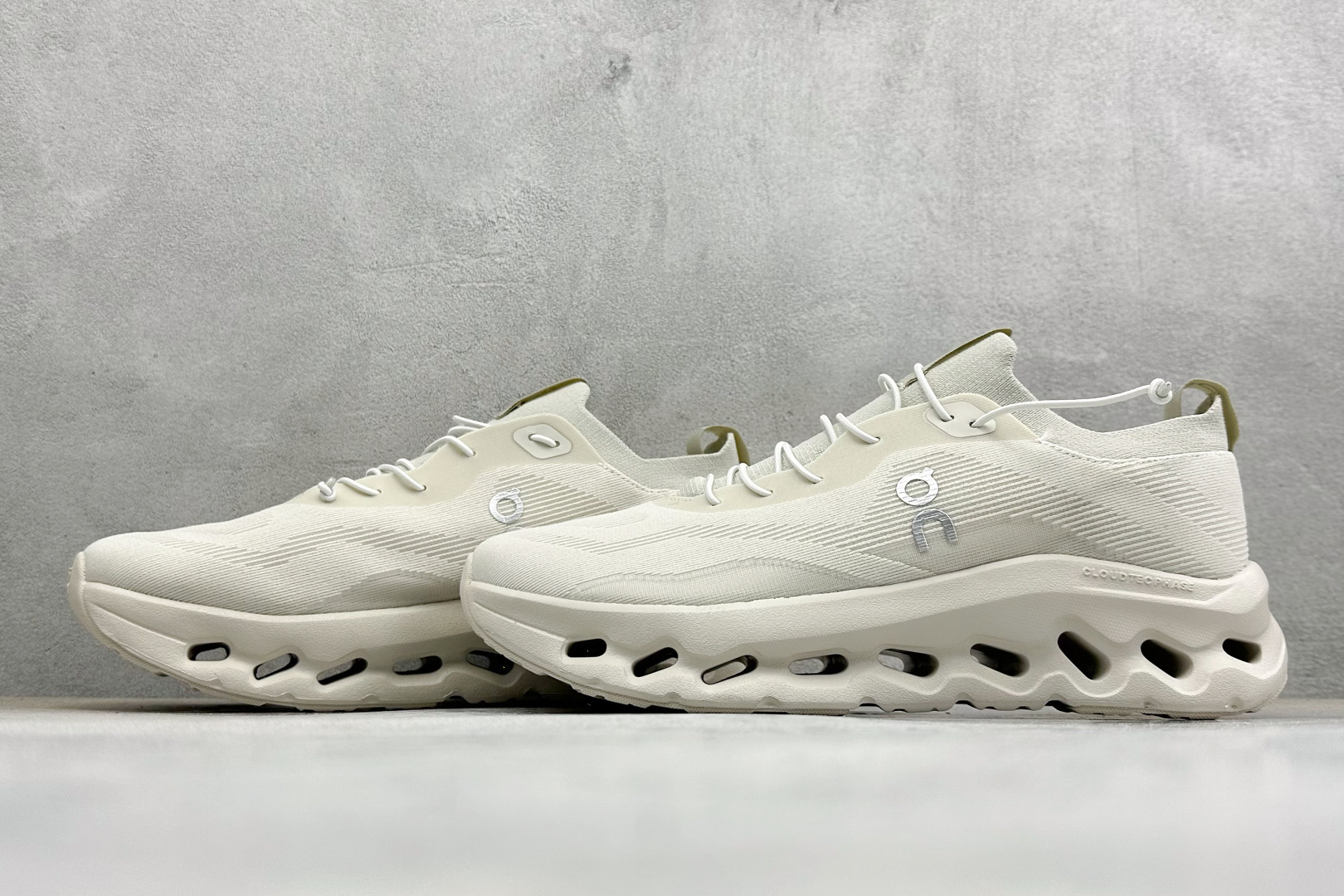 XF版LOEWE x On Cloudtilt 昂跑罗意威联名 圆头系带生活休闲鞋 3MD30330554-Top High Quatity Cheap Sneakers Fashion Clothing Clothes Bags handbags Shoes of all Brand wholesale With The best Quality And Beautiful Price from China Factory Chinese suppliers wholesaler seller XF版LOEWE x On Cloudtilt 昂跑罗意威联名 圆头系带生活休闲鞋 3MD30330554