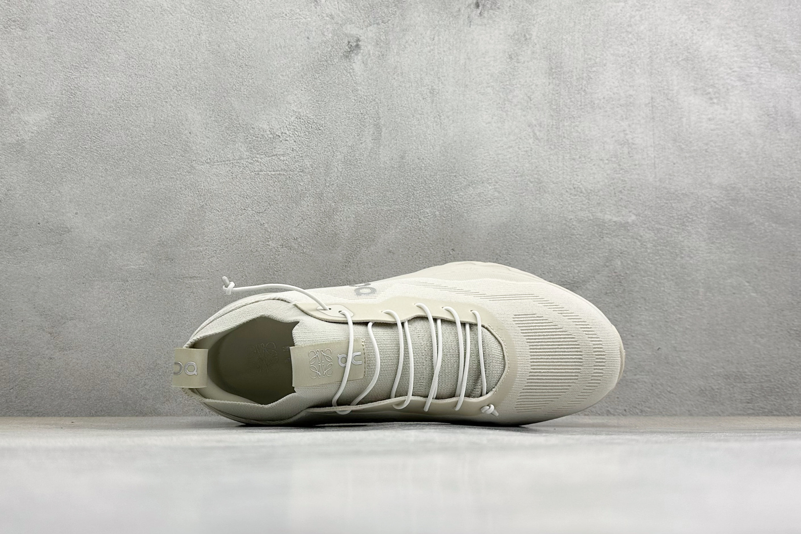 XF版LOEWE x On Cloudtilt 昂跑罗意威联名 圆头系带生活休闲鞋 3MD30330554-Top High Quatity Cheap Sneakers Fashion Clothing Clothes Bags handbags Shoes of all Brand wholesale With The best Quality And Beautiful Price from China Factory Chinese suppliers wholesaler seller XF版LOEWE x On Cloudtilt 昂跑罗意威联名 圆头系带生活休闲鞋 3MD30330554