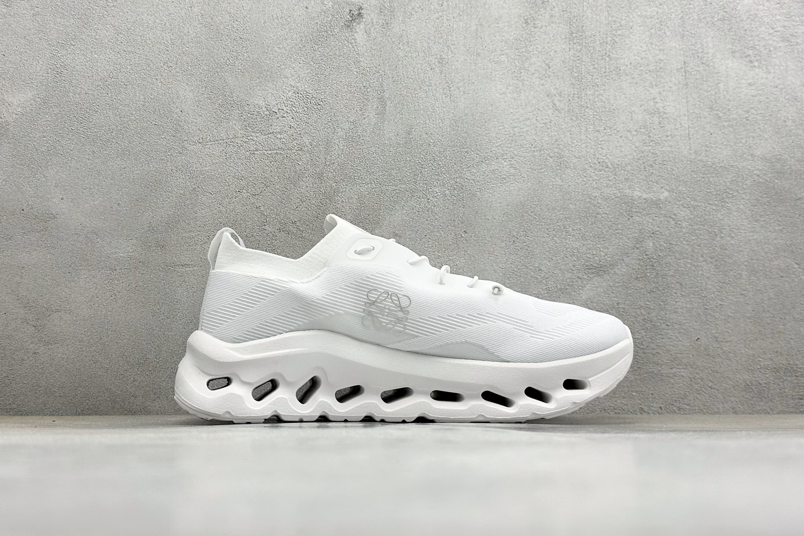 XF版LOEWE x On Cloudtilt 昂跑罗意威联名 圆头系带生活休闲鞋 3MD30330108-Top High Quatity Cheap Sneakers Fashion Clothing Clothes Bags handbags Shoes of all Brand wholesale With The best Quality And Beautiful Price from China Factory Chinese suppliers wholesaler seller XF版LOEWE x On Cloudtilt 昂跑罗意威联名 圆头系带生活休闲鞋 3MD30330108